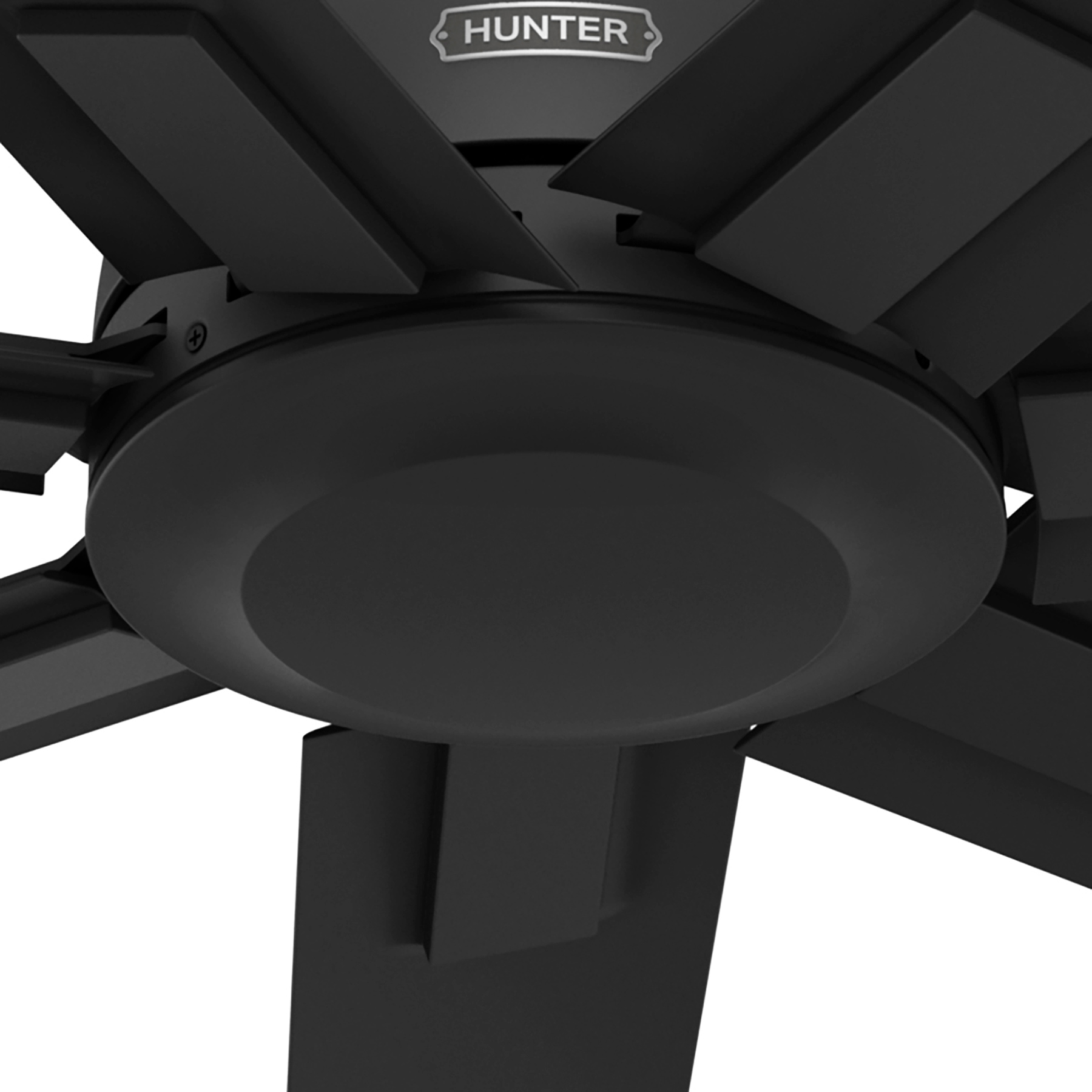 Schwarzer Deckenventilator mit acht Flügeln, Hunter-Logo, Nahaufnahme auf weißem Hintergrund.