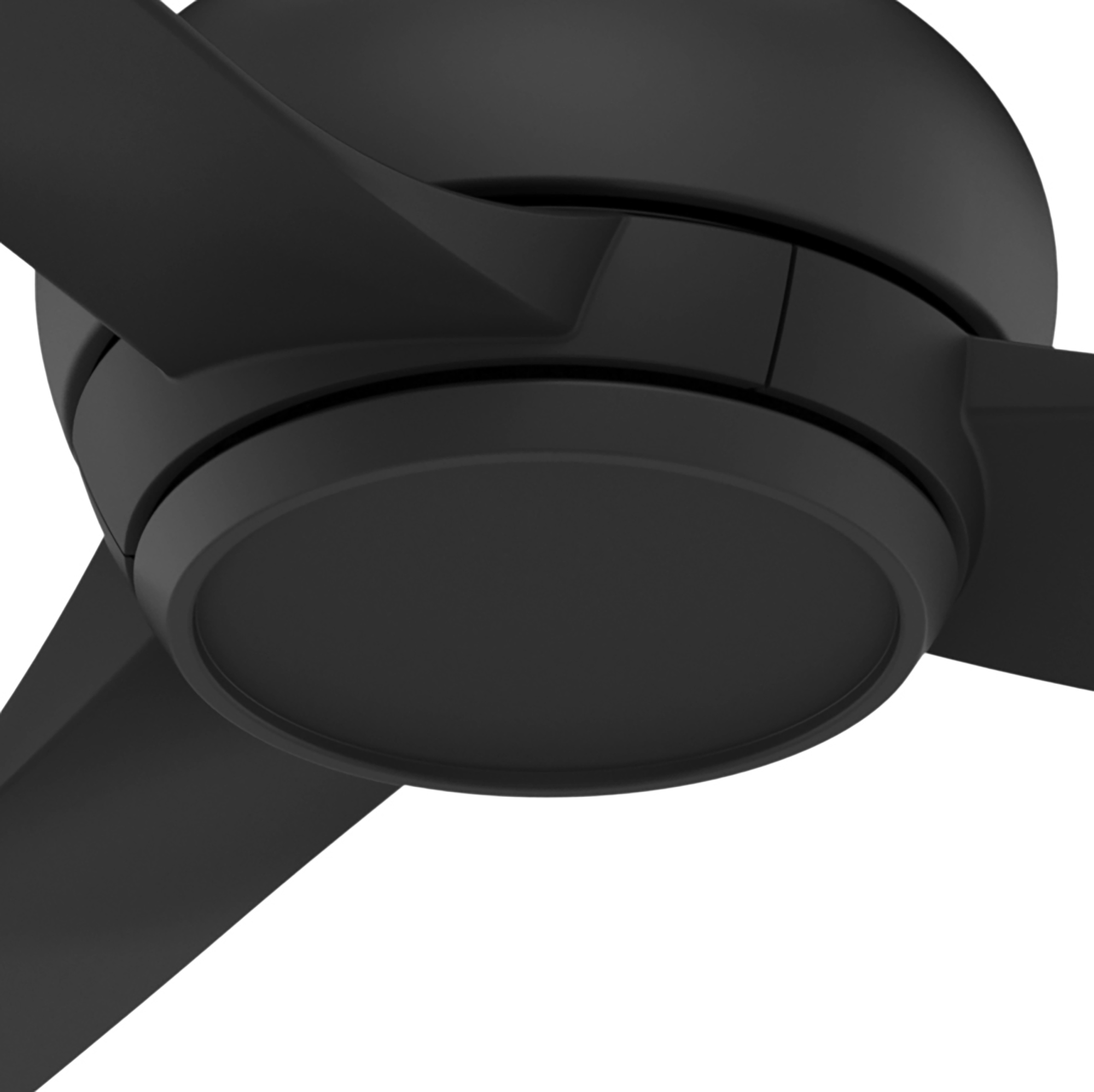Schwarzer Deckenventilator mit drei Flügeln, Nahaufnahme, auf weißem Hintergrund.
