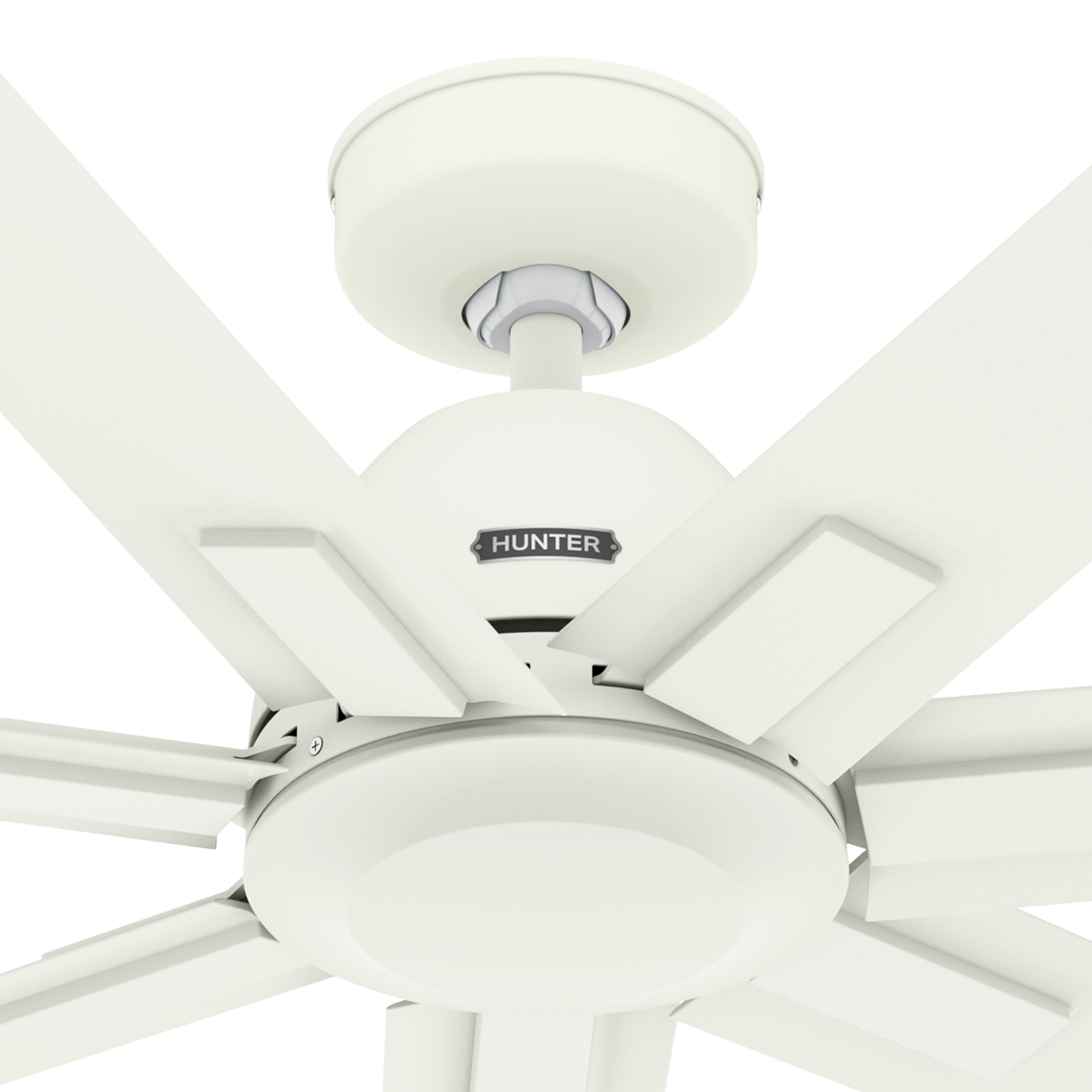 Weißer Deckenventilator mit sechs Flügeln und Hunter-Logo, Nahaufnahme auf weißem Hintergrund.