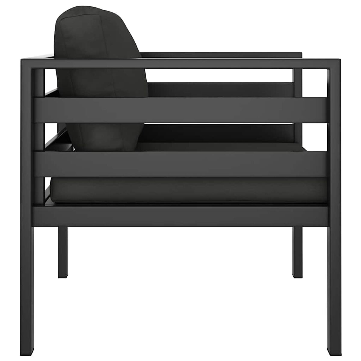 Schwarzer Outdoor-Stuhl. Es hat ein schwarzes Gestell und Kissen. Seitenansicht. Weißer Hintergrund.