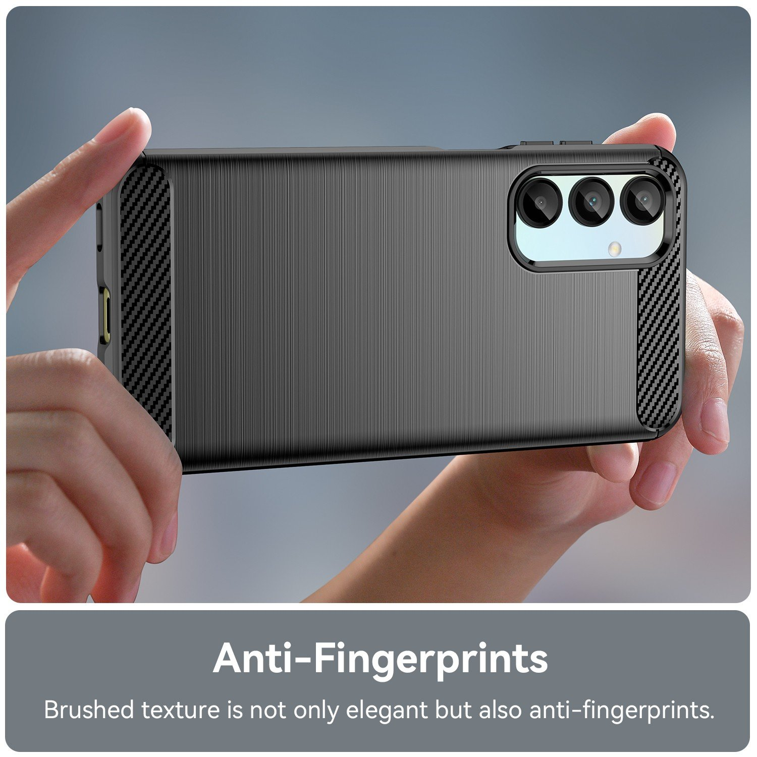 Mano sosteniendo un teléfono en una funda negra. Texto: Anti-huellas.