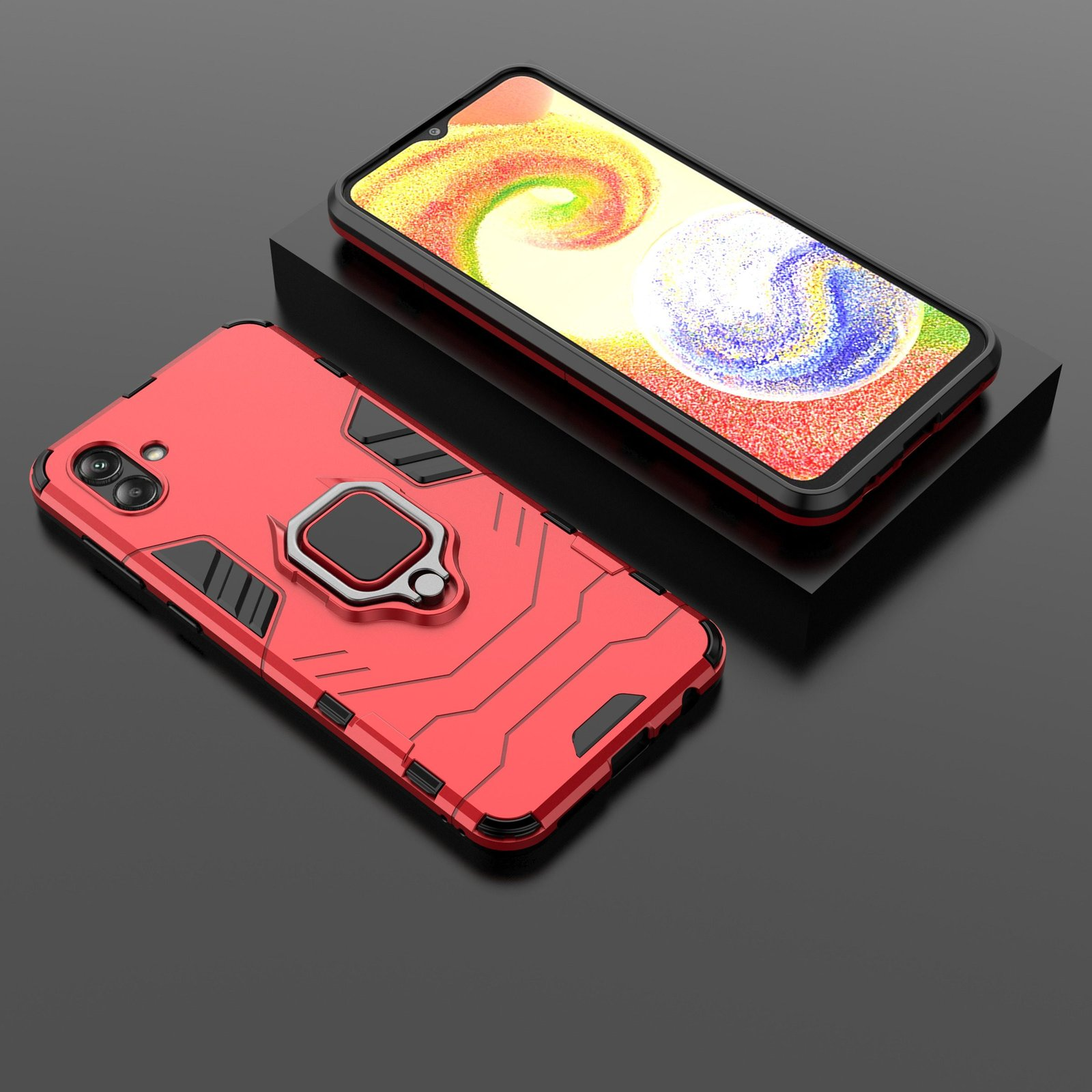 Dos fundas rojas para teléfono con teléfonos dentro. Las fundas tienen soportes de anillo.