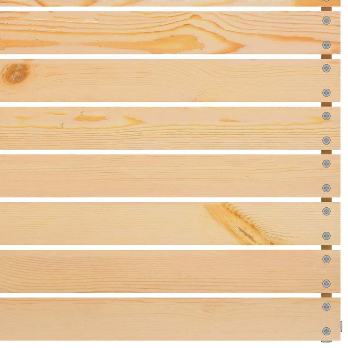 Mehrere Holzbretter mit Schrauben, ordentlich angeordnet und nah, die Holzmaserung zeigend.