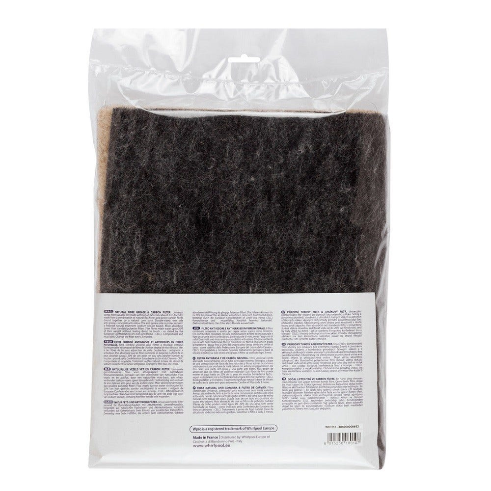 Eine Packung Naturfaser- und Kohlefiltermaterial. Die Verpackung ist transparent mit Text. Das Material ist dunkel und dicht.