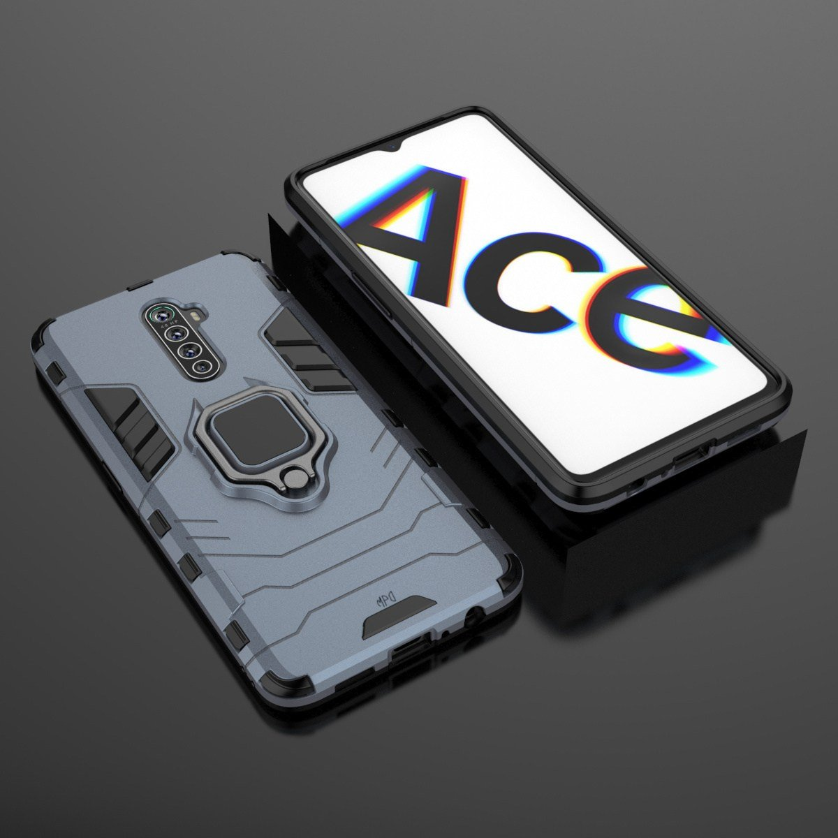 Funda gris y un teléfono con la palabra 'ACE' en la pantalla.