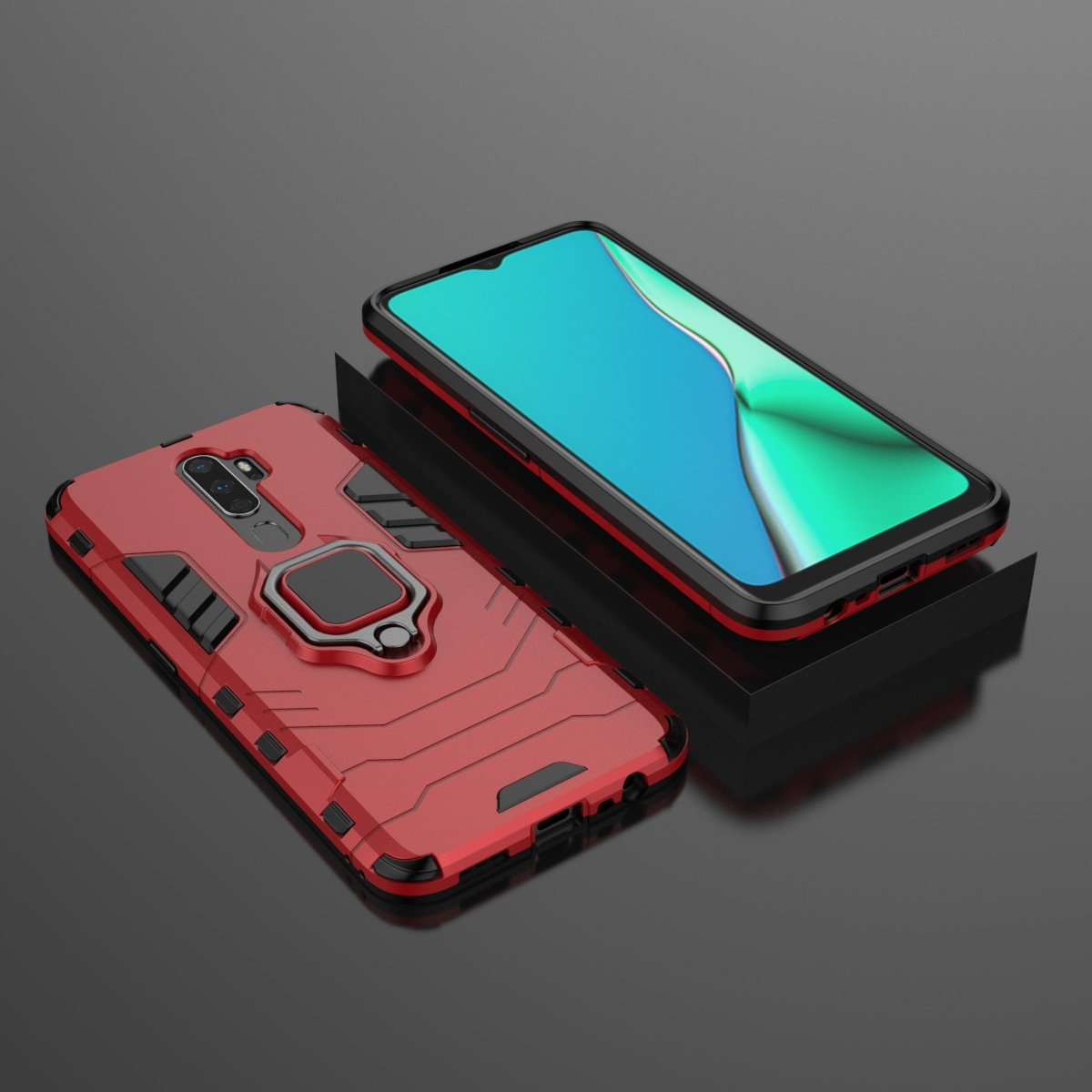 Funda roja con soporte de anillo y teléfono con pantalla, sobre superficie oscura reflectante.