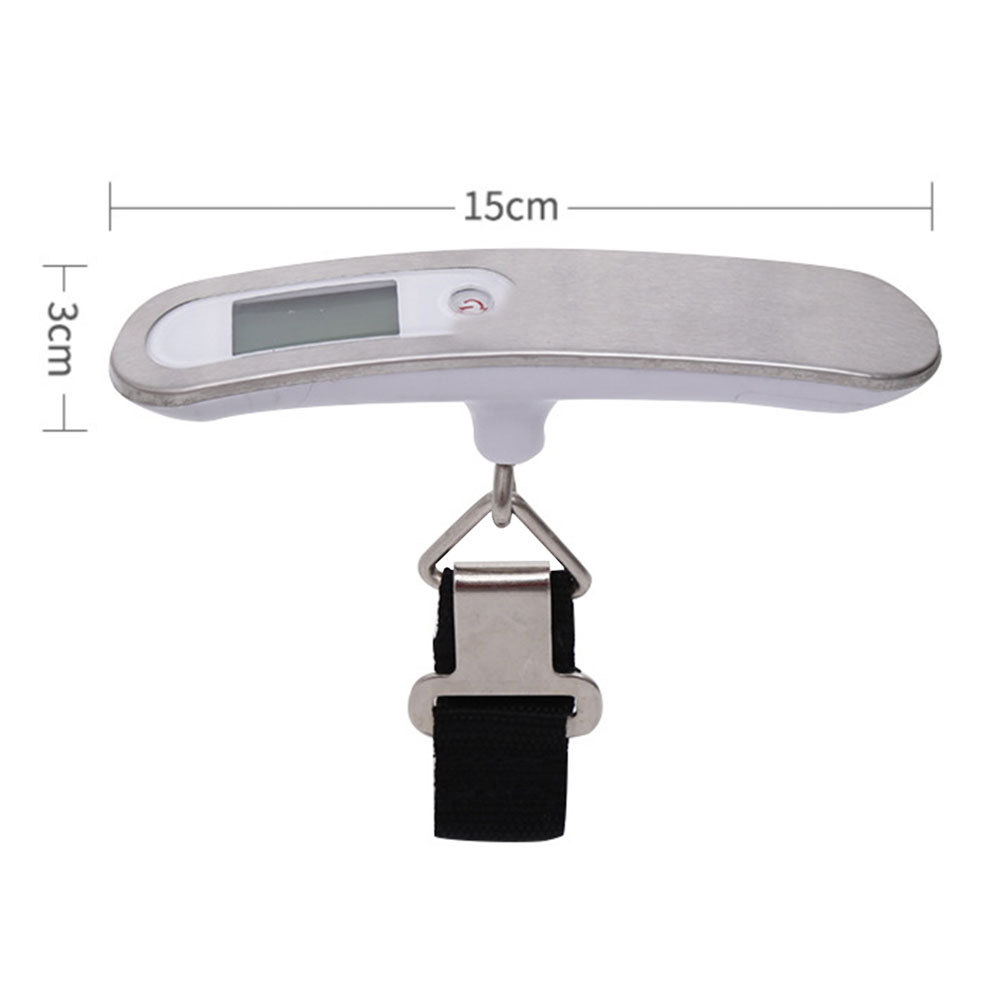 Silberne digitale Gepäckwaage mit schwarzem Gurt. Die Maße sind in cm angegeben und betragen 3 cm x 15 cm.