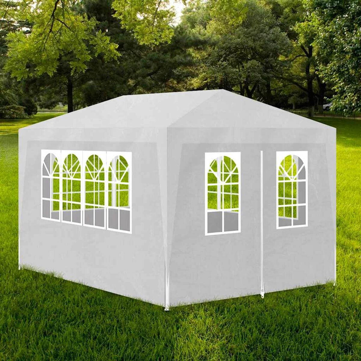 Weißes rechteckiges Pavillon-Zelt auf grünem Gras mit Bäumen im Hintergrund.