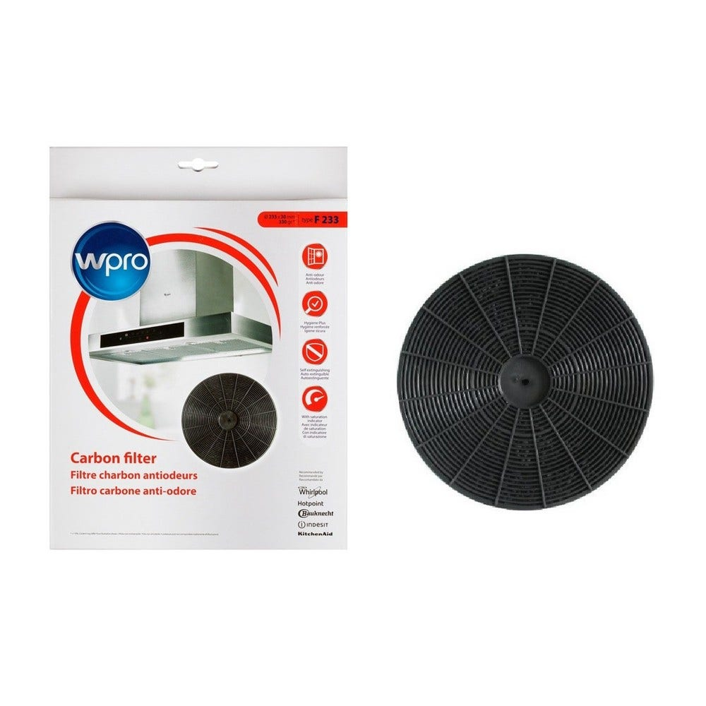 Aktivkohlefilter mit Verpackung. Der Filter ist rund und schwarz. Die Verpackung hat Text.