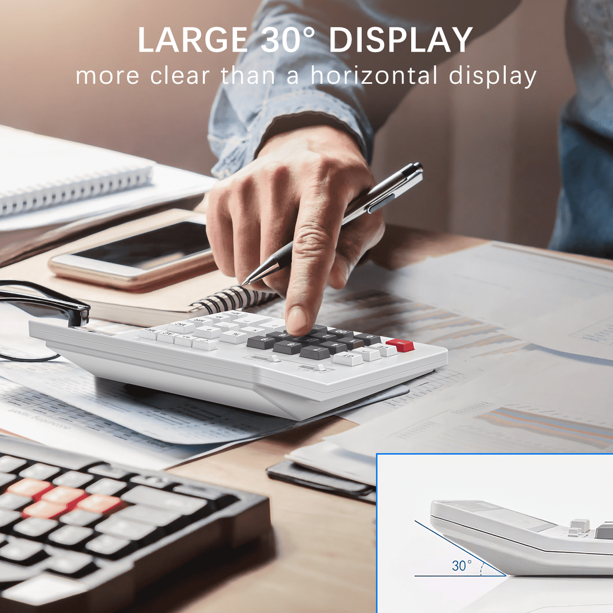 Ein Rechner mit einem Zeigefinger und einem 30-Grad-Display.