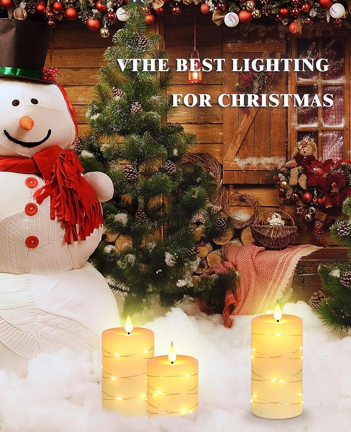 Weihnachtsszene mit Schneemann, Baum, Kerzen und Dekorationen. Text sagt 'Die beste Beleuchtung für Weihnachten'.