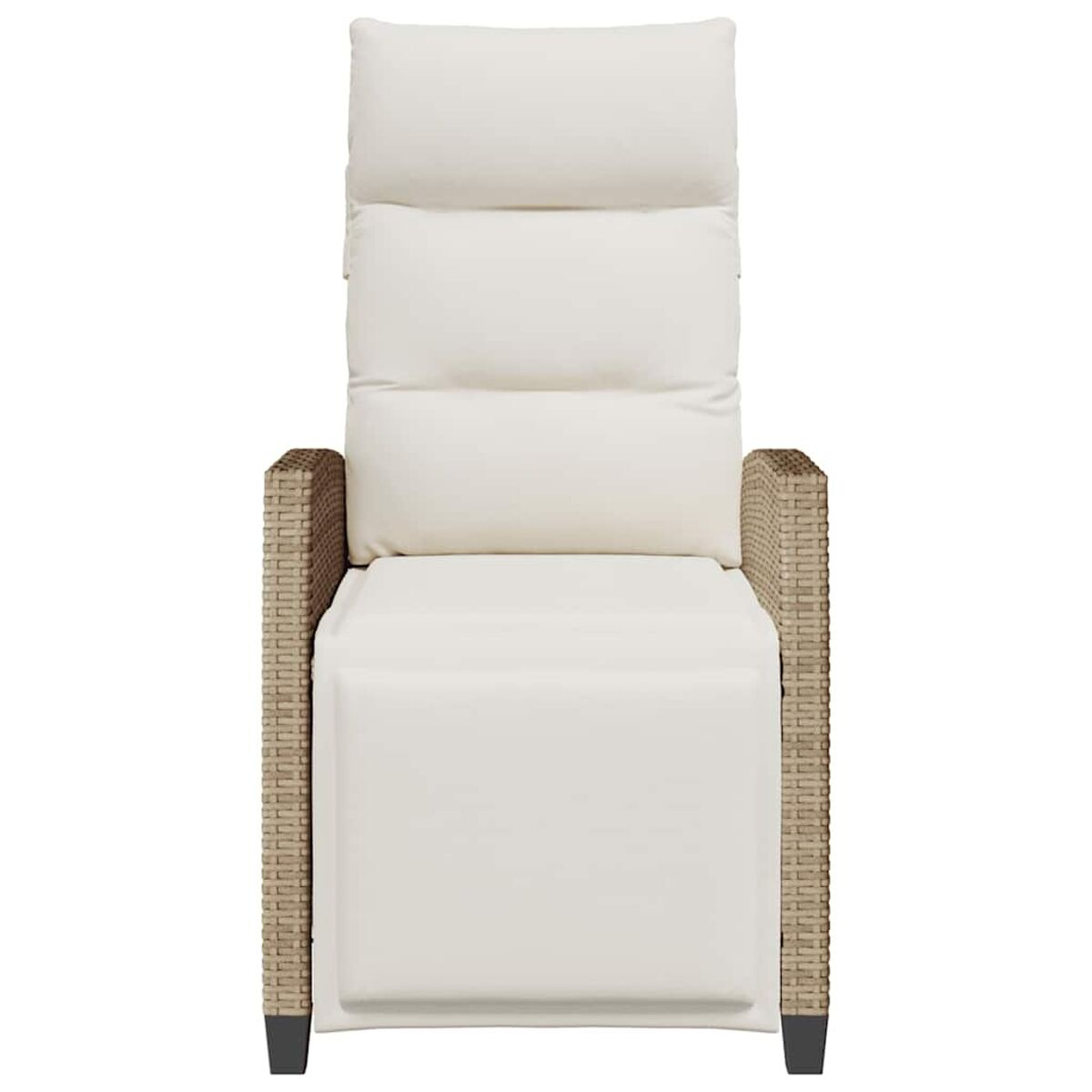 Poltrona reclinabile bianca con braccioli in vimini e cuscini beige. Gambe nere. Vista frontale.