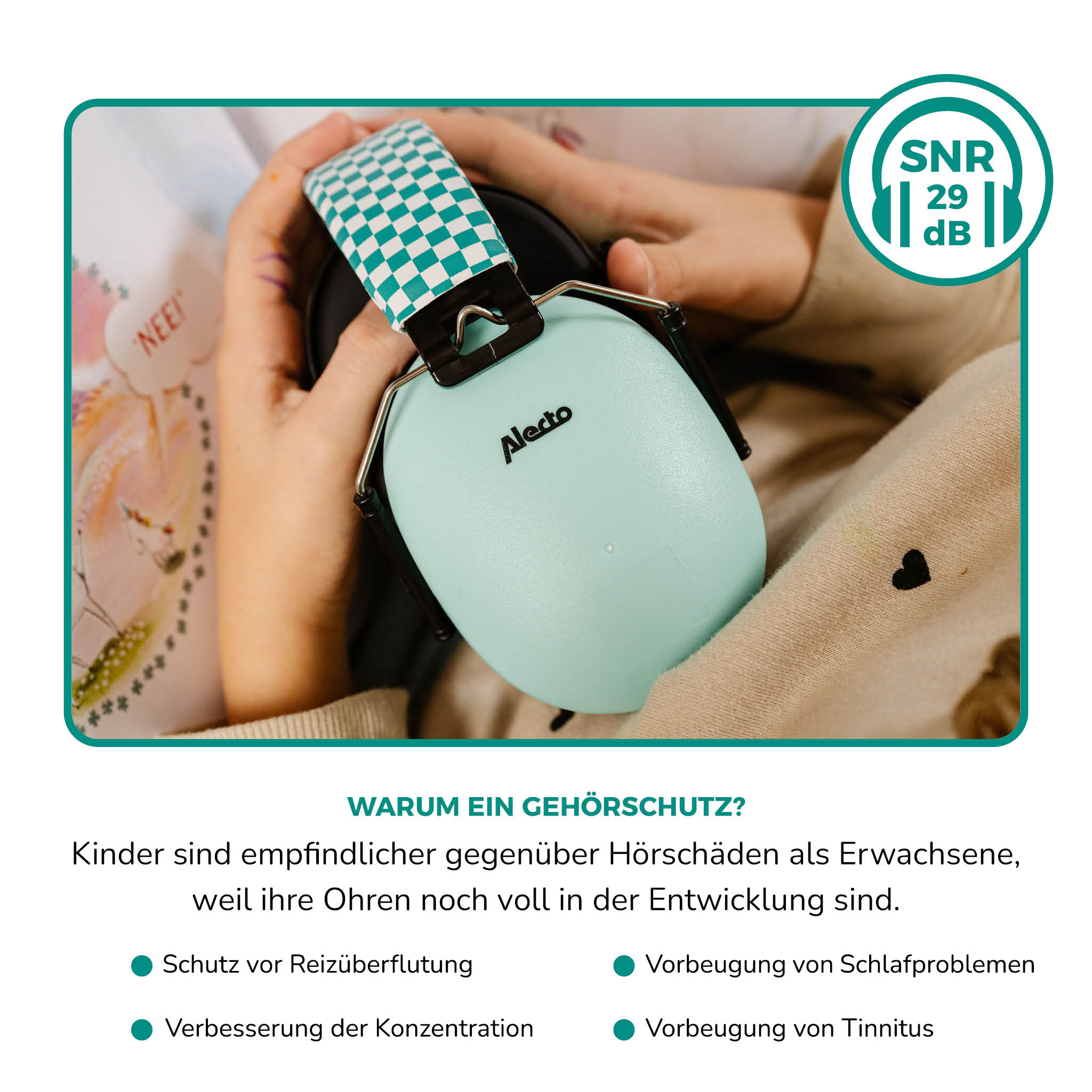 Kind mit türkis farbenem Gehörschutz. Text erklärt, warum Gehörschutz benötigt wird.