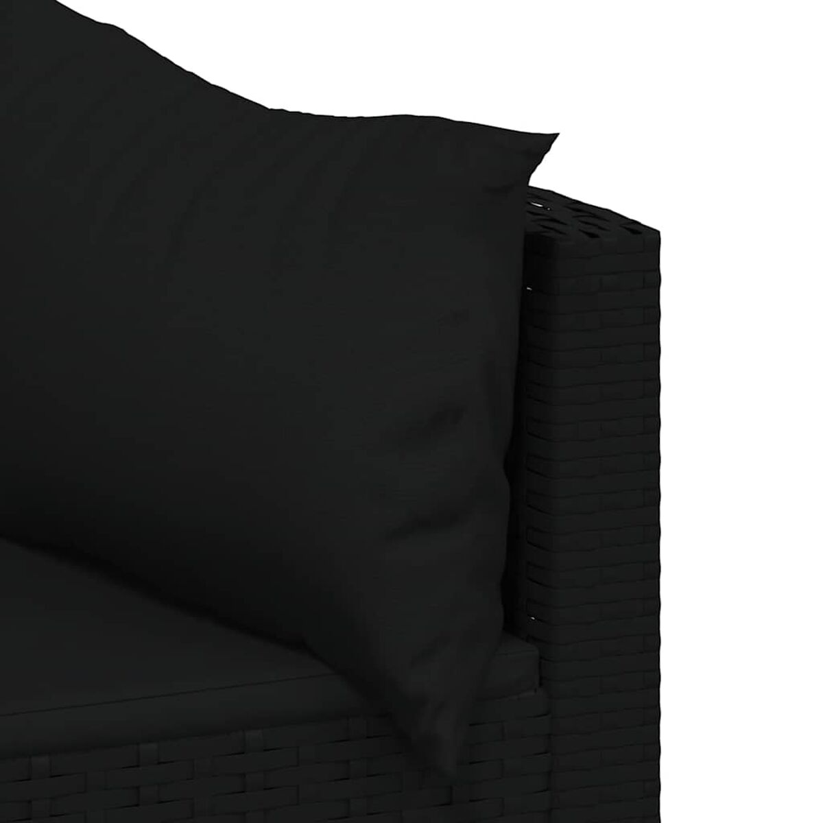 Nahaufnahme eines schwarzen Rattan-Sofakissens. Schwarze Stofftextur und -farbe. Gewebter Rattanrahmen.