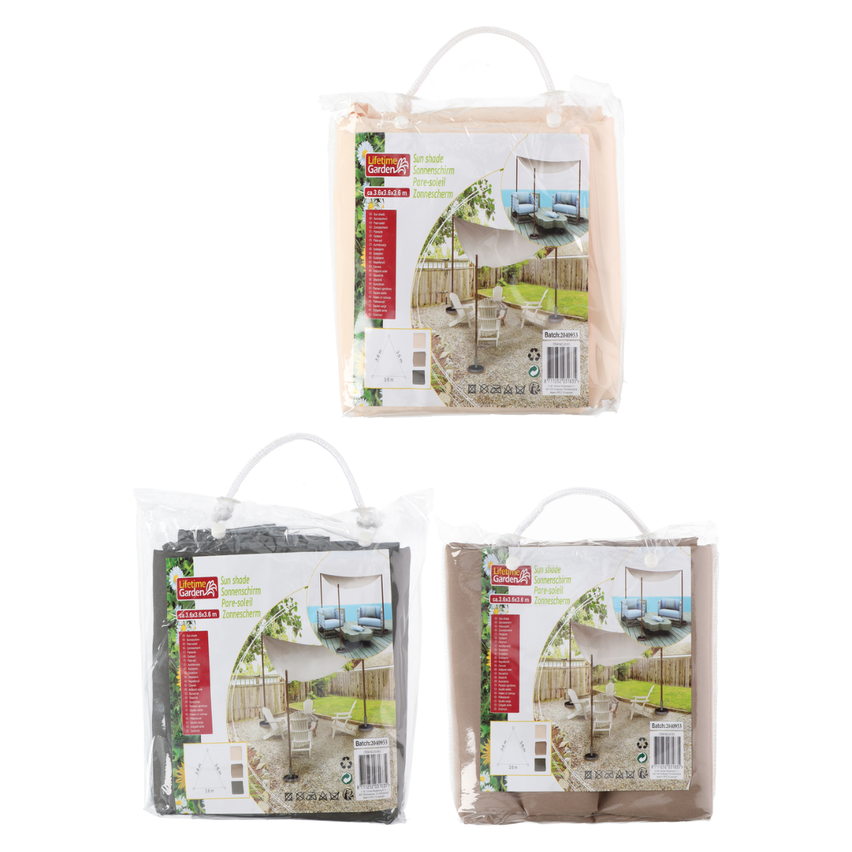 Drie pakketten zonneschermen. Elk toont het product, met een voorbeeld van tuinmeubelen. Verschillende kleuren zijn zichtbaar.