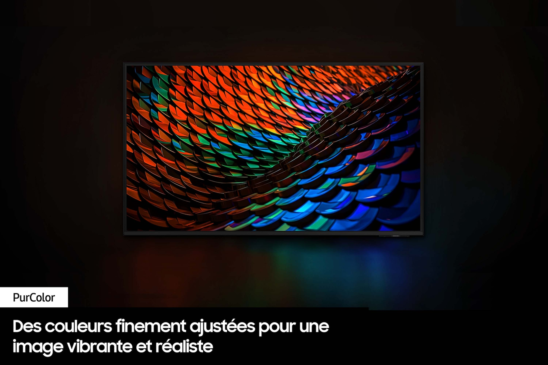 Pantalla de TV con imagen colorida, fondo negro y texto.