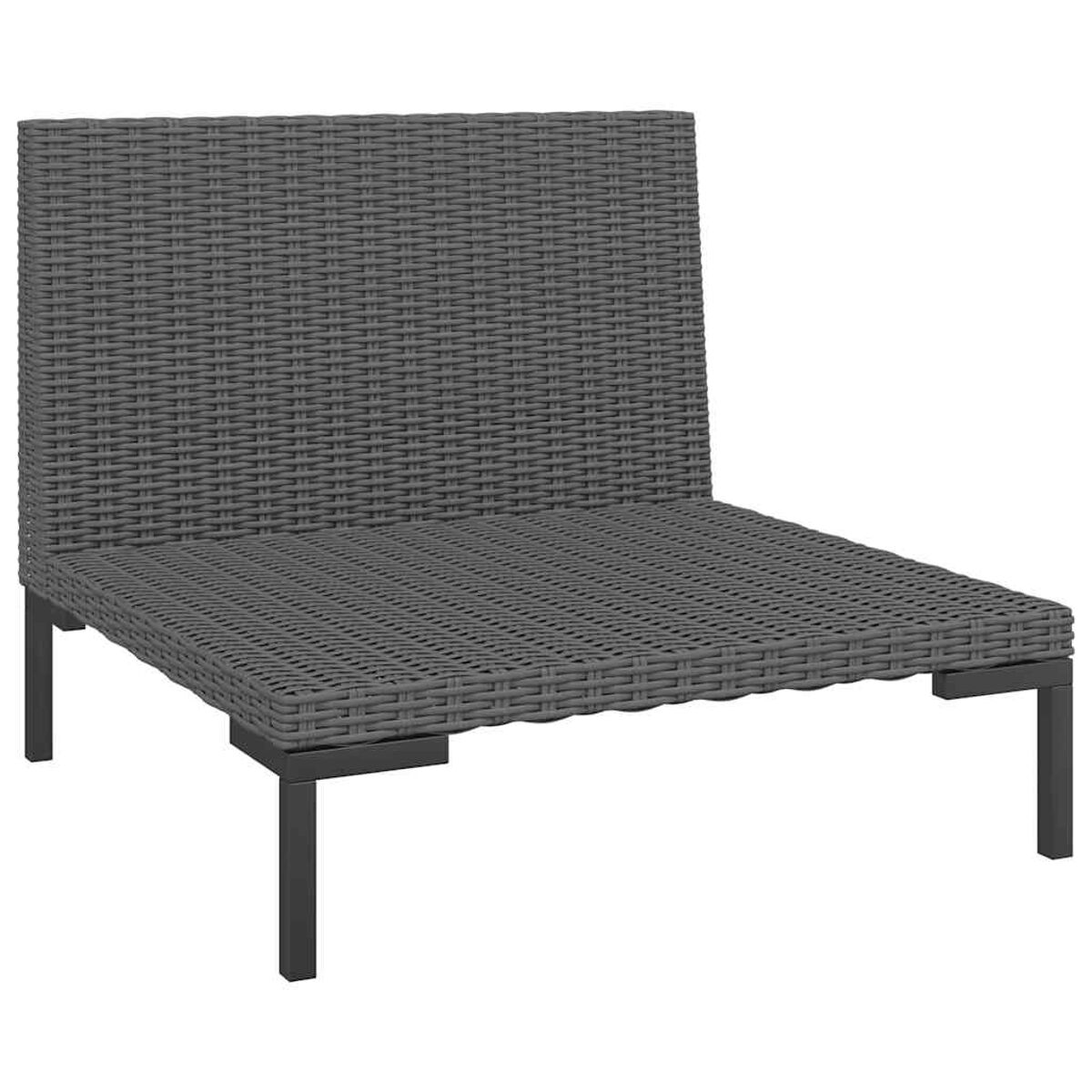 Ein grauer Outdoor-Liegestuhl aus Korbgeflecht auf einem schwarzen Metallrahmen, der auf einer weißen Oberfläche steht.