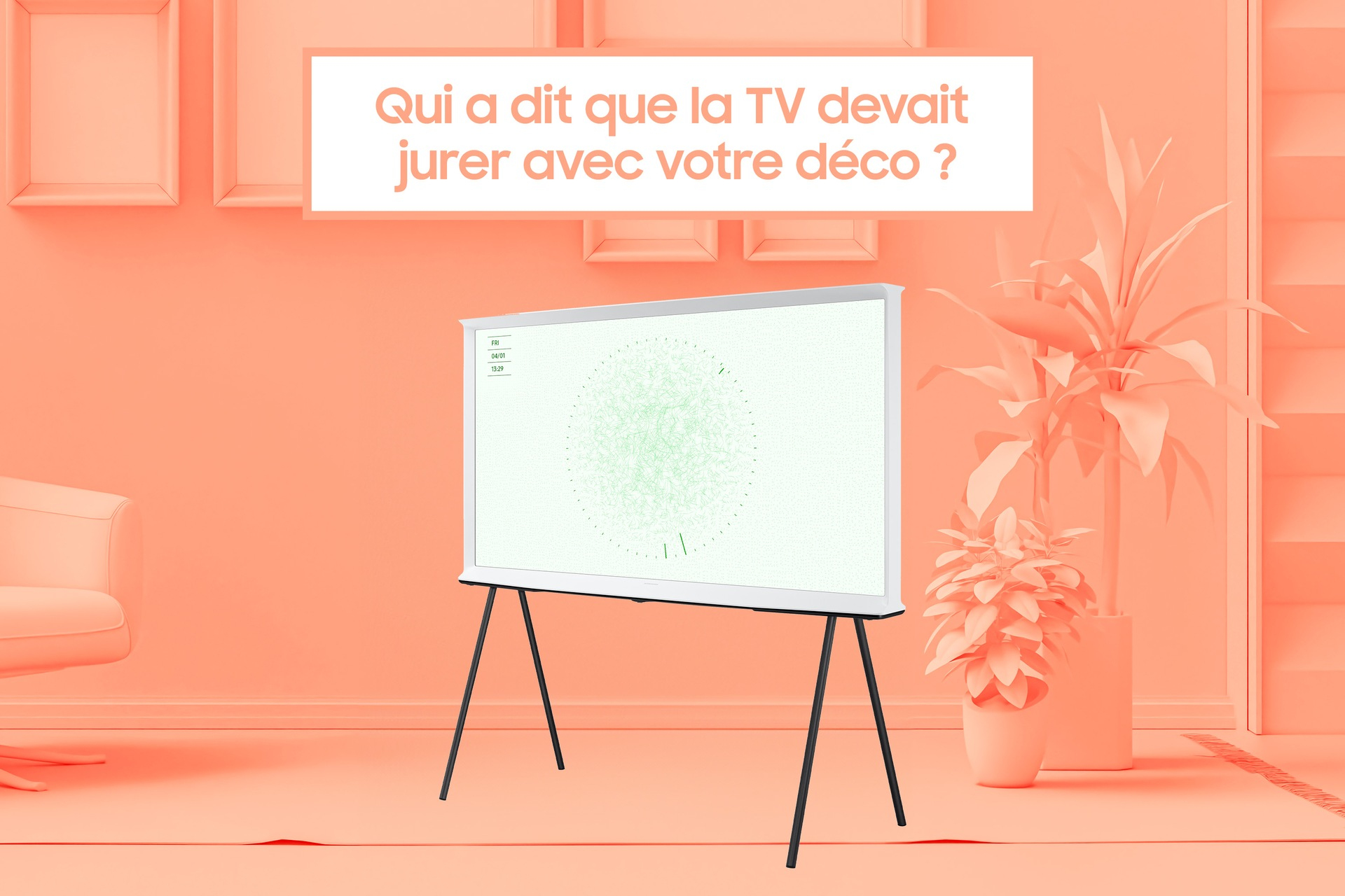 Nowoczesny telewizor ze stojakiem w koralowym pokoju z dekoracjami.