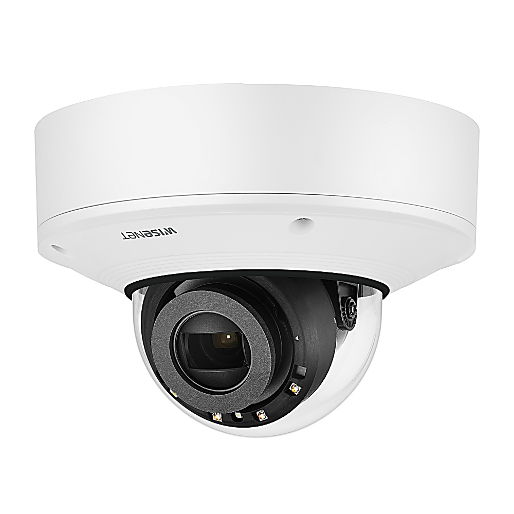 Una telecamera di sicurezza a cupola Wisenet bianca, che mostra l'obiettivo e il logo.