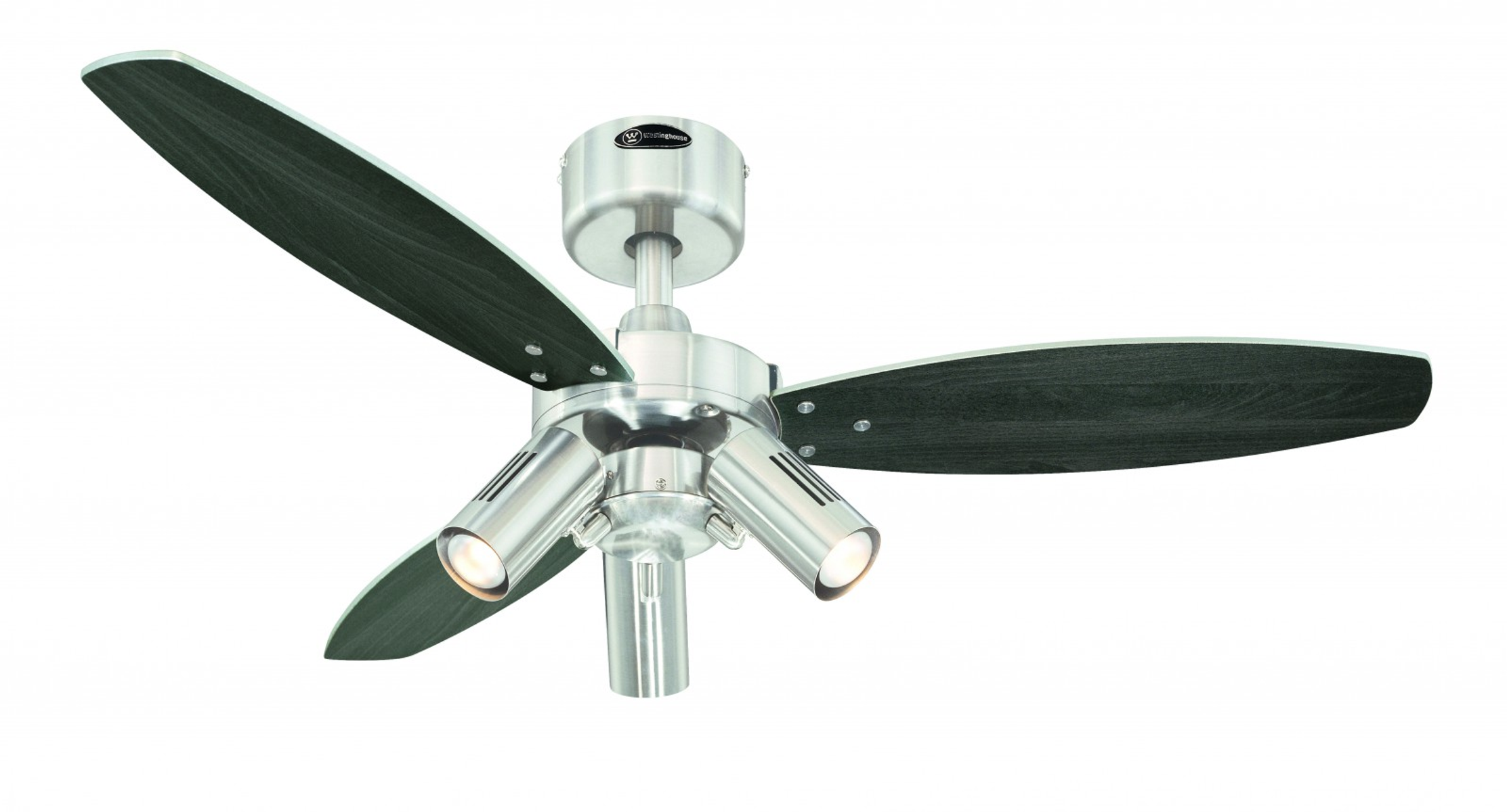 Ein Deckenventilator mit drei dunklen Holzblättern und drei Lichtern. Der Ventilator hat eine silberne Oberfläche.