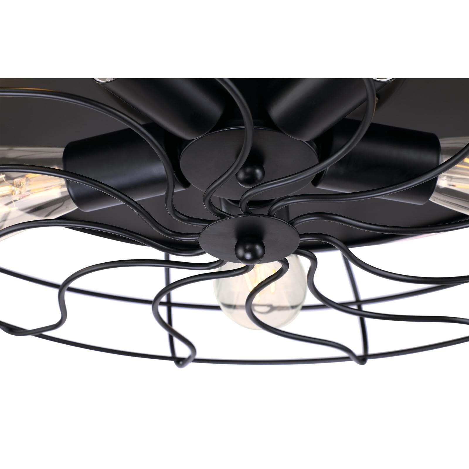 Ein Deckenventilator mit Holzoptik-Blättern und Licht.