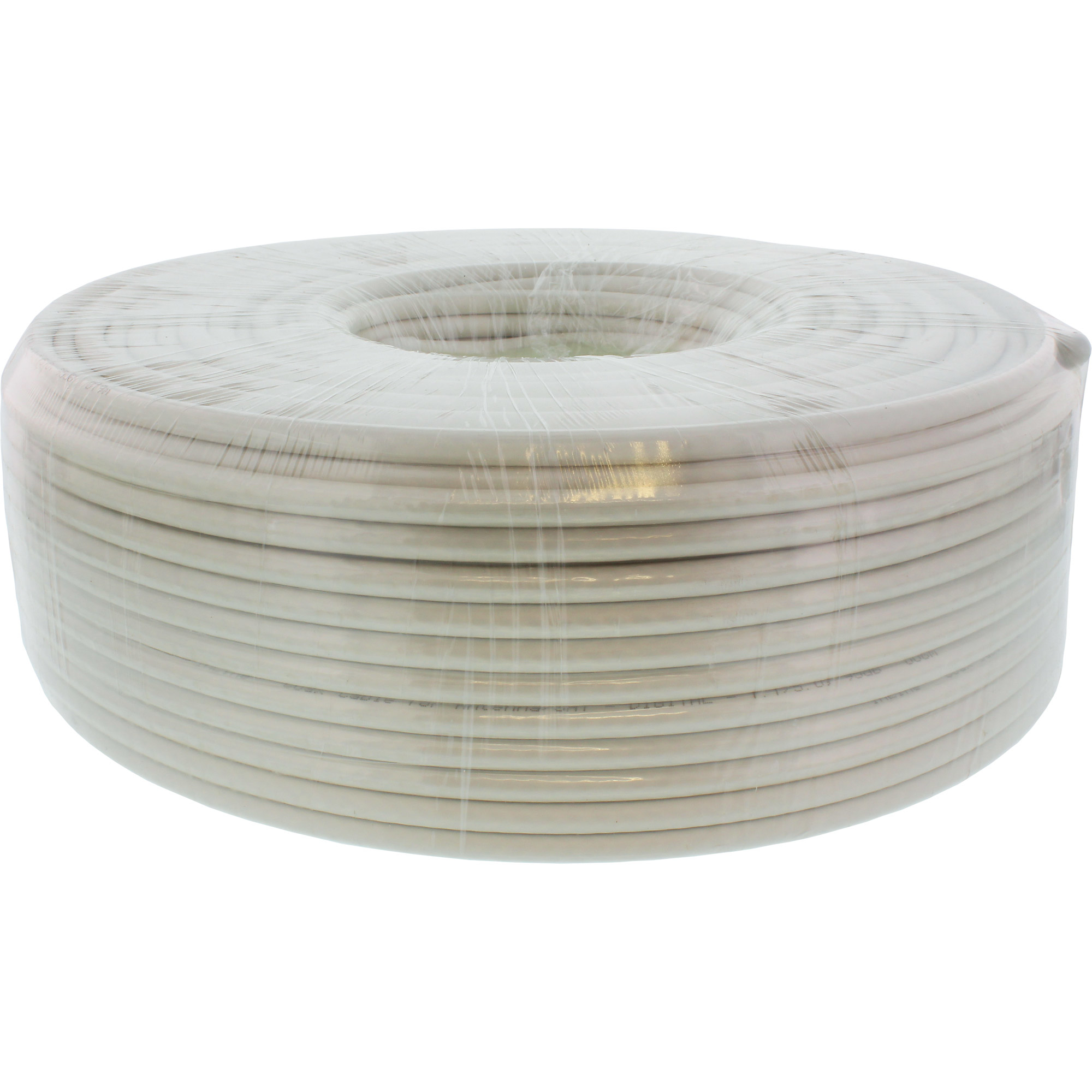 Un gran haz de cable blanco envuelto en plástico transparente. Tiene forma circular.
