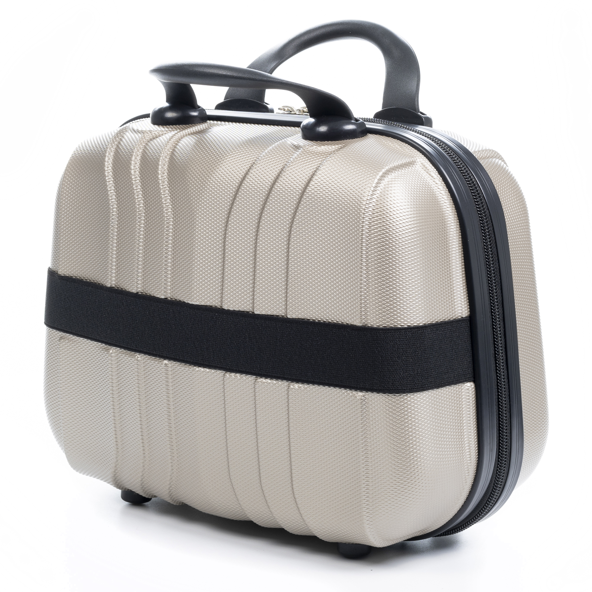 Un neceser beige con asa, correa negra y cremallera.