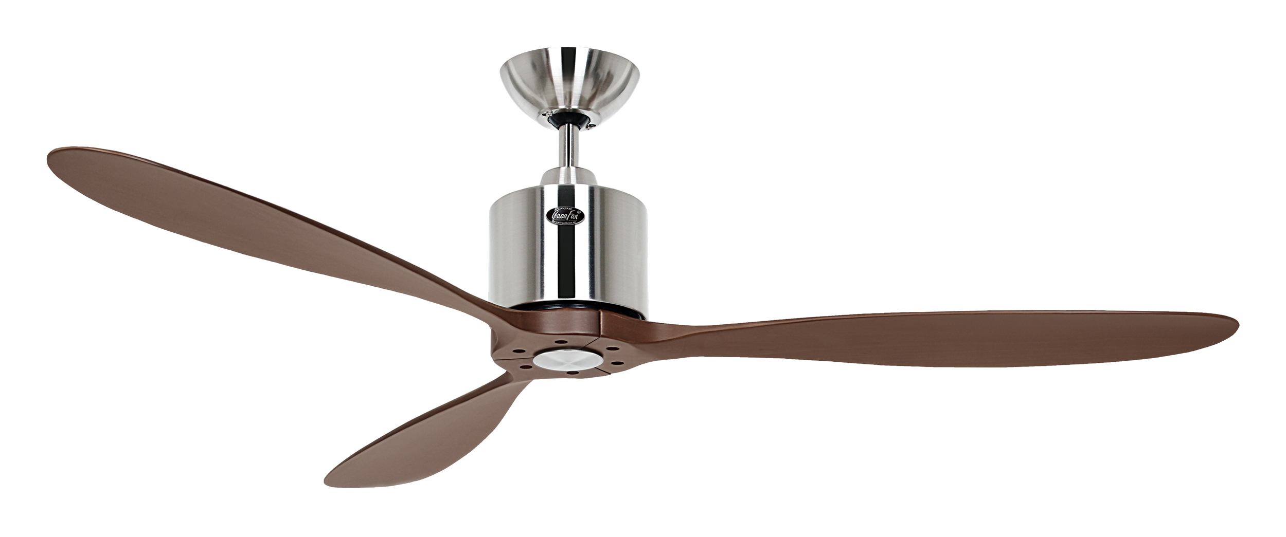 Ventilatore da soffitto con pale marroni e finiture metalliche, isolato.