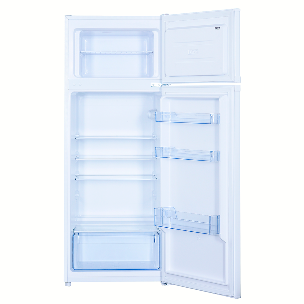 Refrigerador blanco, abierto, mostrando estantes y cajones.