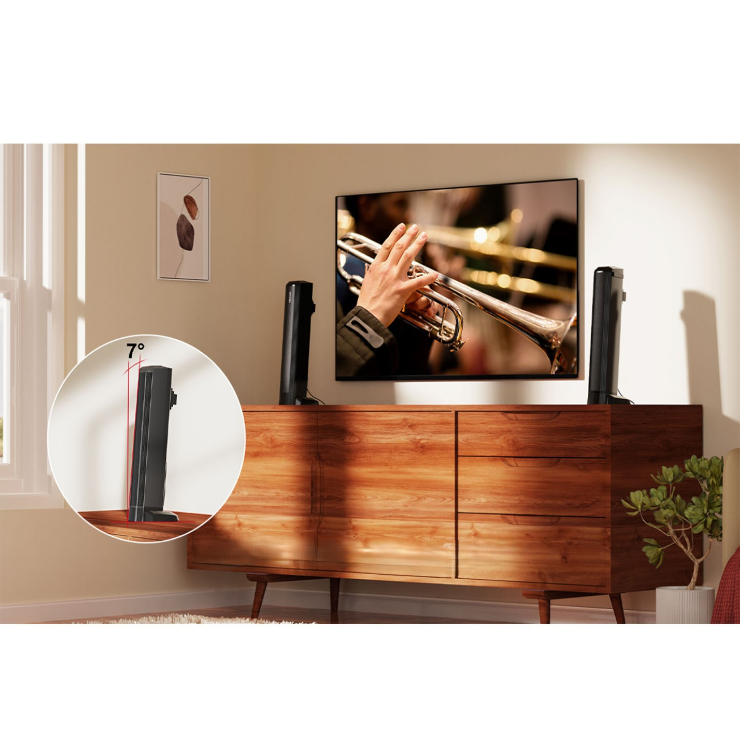 Installation de système audio avec deux enceintes et une TV. Trompettiste à la TV. Angle de l'enceinte.