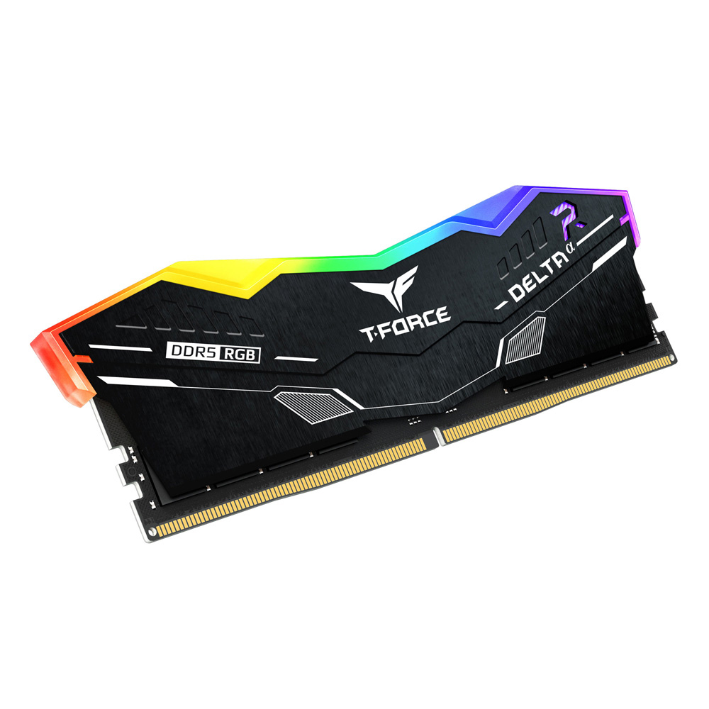 Moduł RAM DDR5 RGB z tęczowym oświetleniem, czarnym rozpraszaczem ciepła, marką T-FORCE, białe tło.