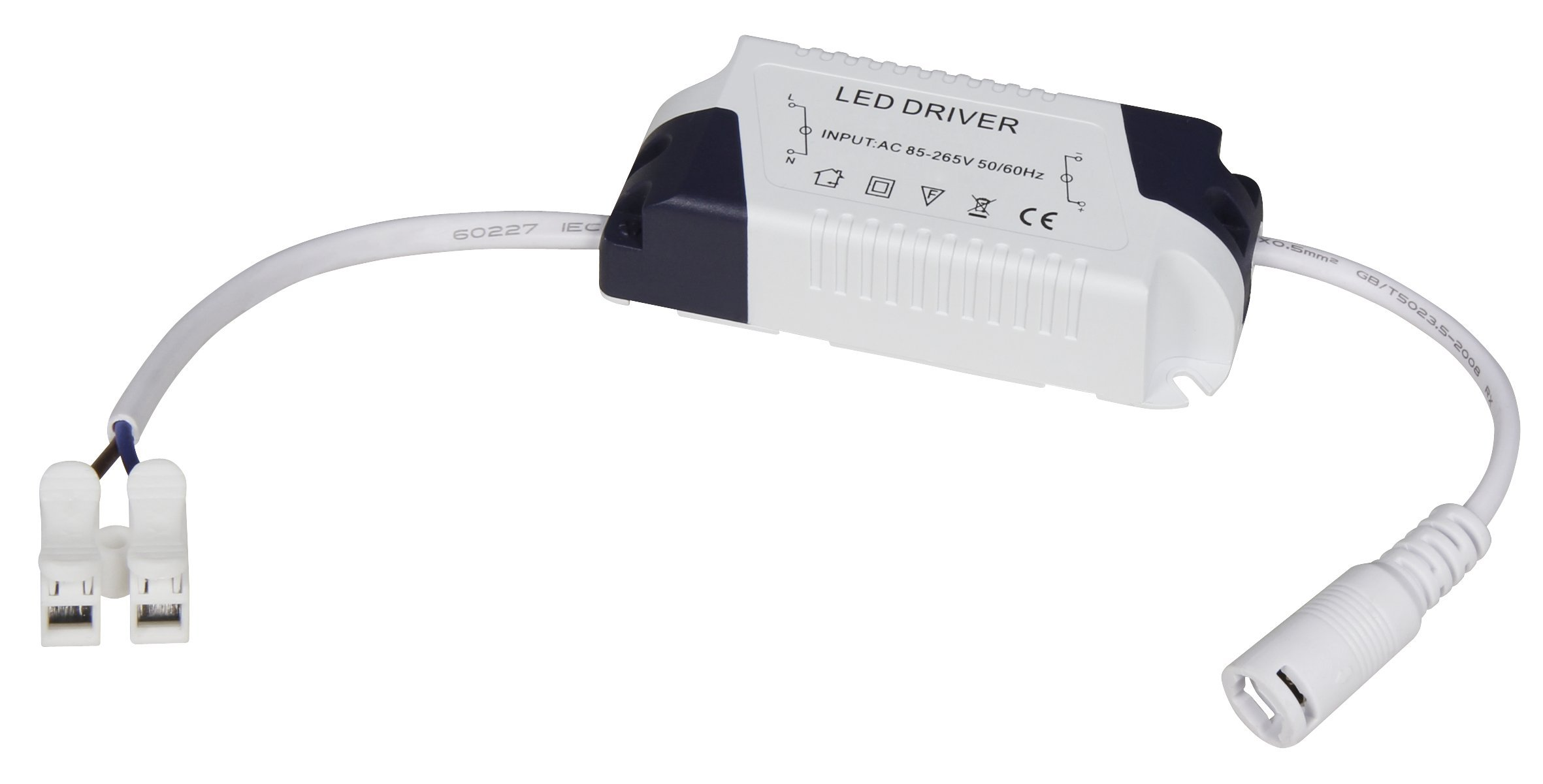 Weiße LED-Treiberbox mit schwarzen Details und Kabeln, isoliert vor weißem Hintergrund.