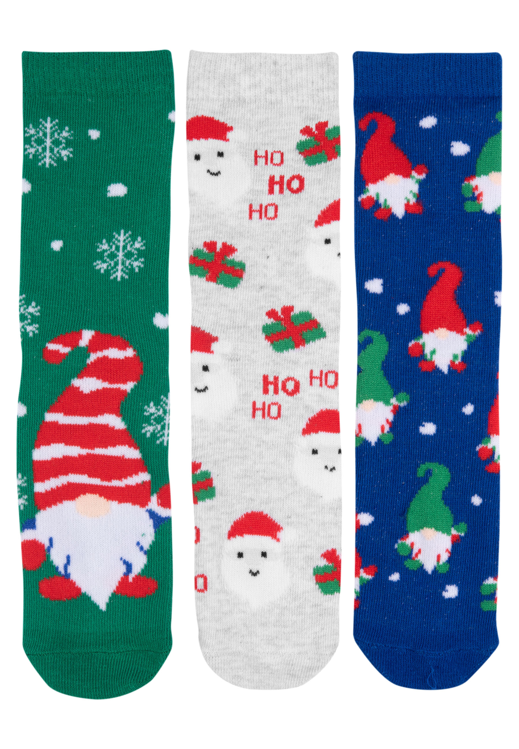 Drei Paar Weihnachtssocken mit einzigartigen Designs: ein Gnom, ein Weihnachtsmann und Schneeflocken. Jedes Paar ist anders.
