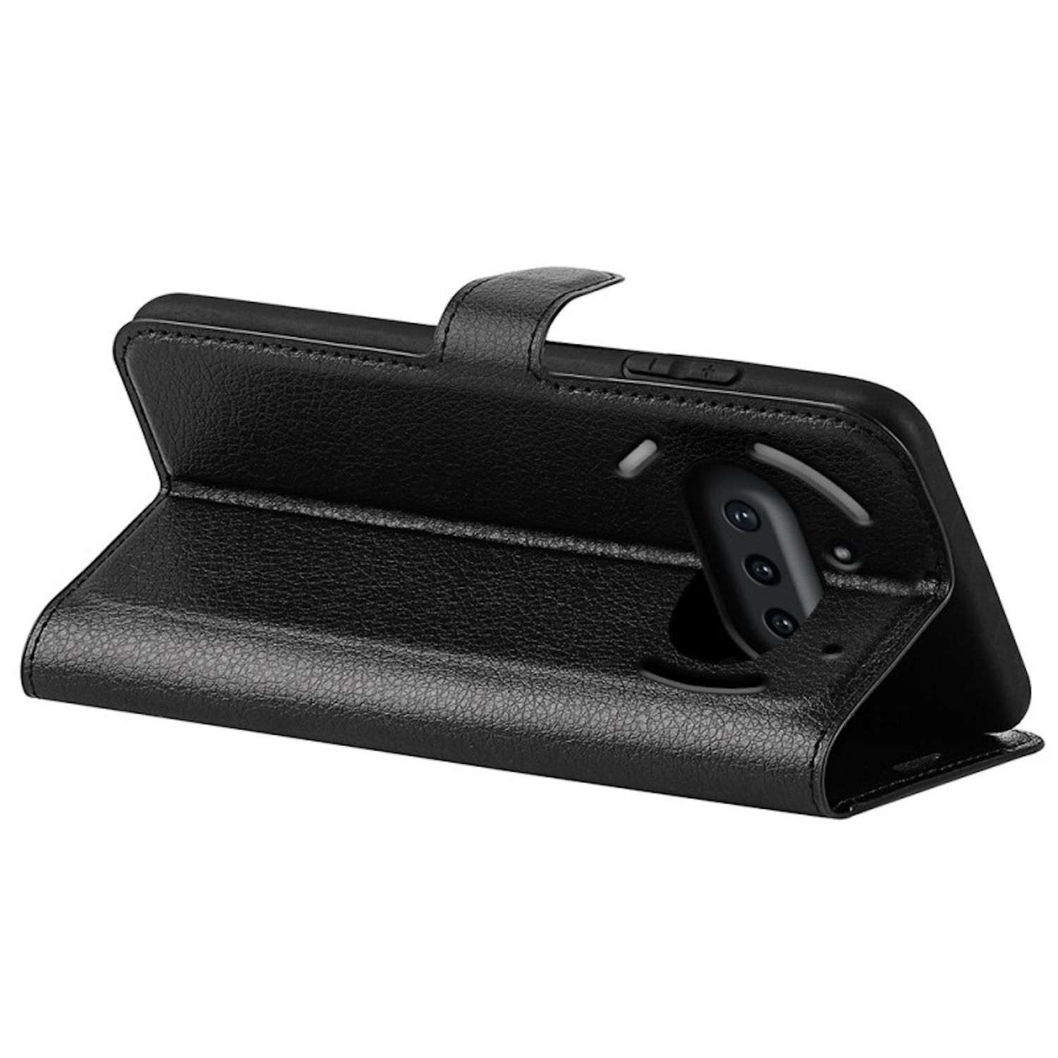 Schwarze Leder-Handyhülle, geöffnet, mit Telefonkamera. Weißer Hintergrund.