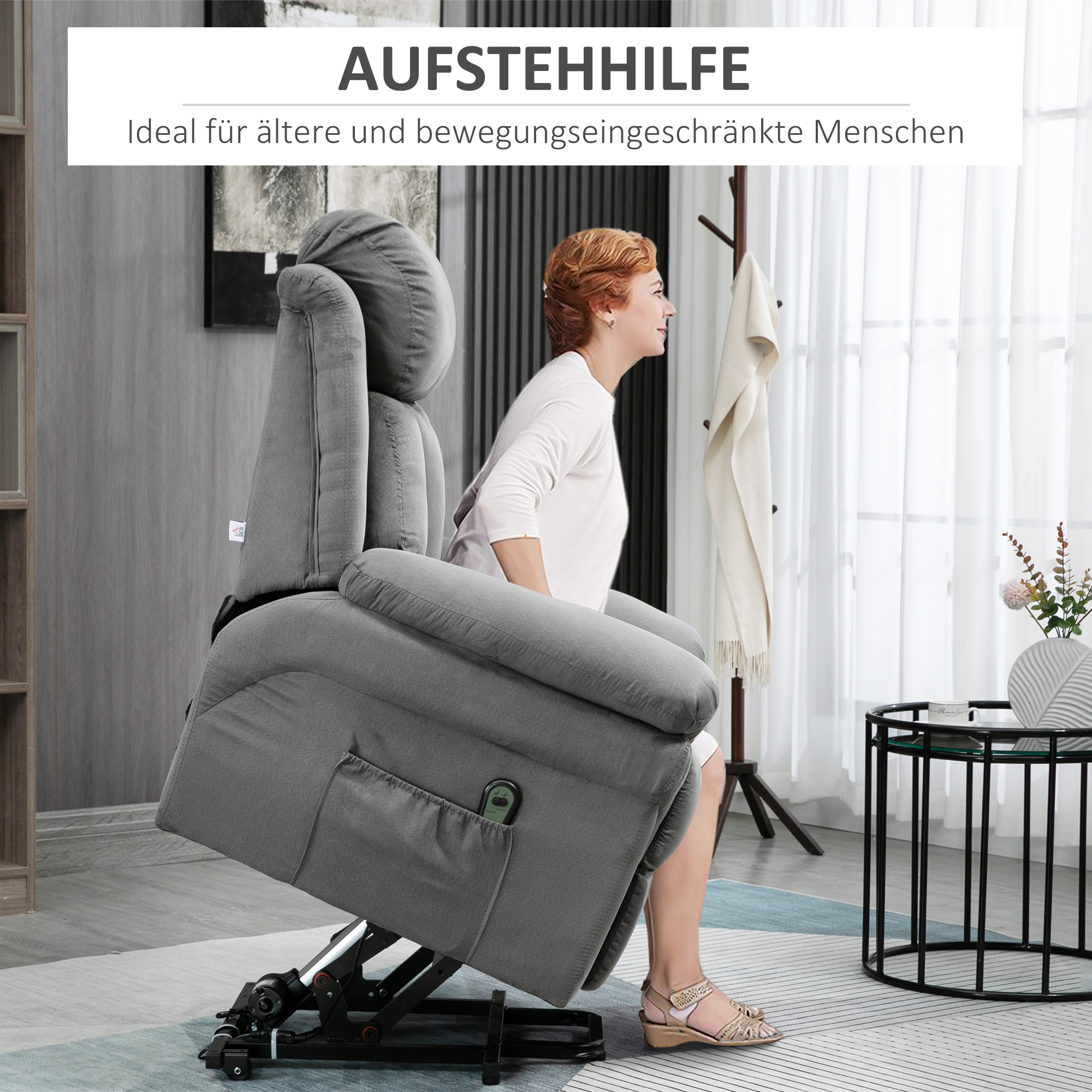 Ein rosa Cord-Sessel und Fußhocker-Set mit schwarzen Beinen und Holzarmlehnen.