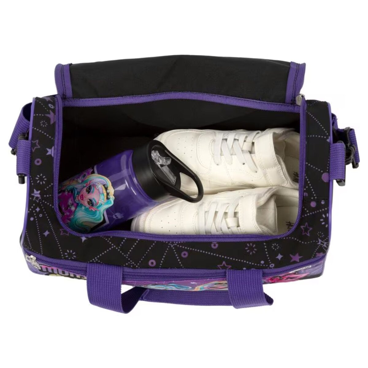 Offene lila Monster High Sporttasche mit Wasserflasche, Schuhen. Schwarz mit lila Akzenten.