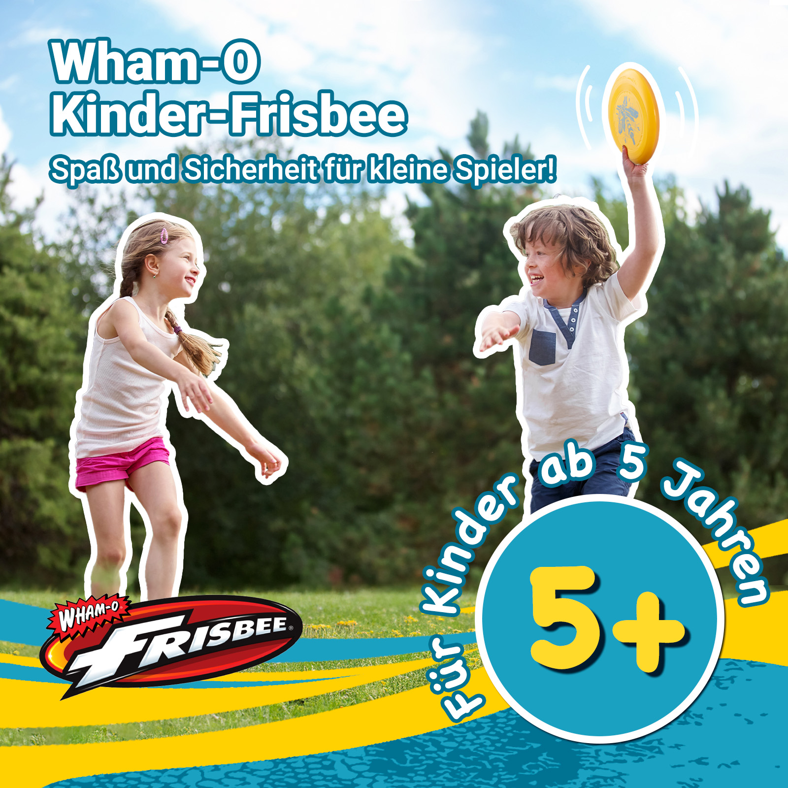 Zwei Kinder spielen mit einer gelben Frisbee. Sie sind in einem Park.