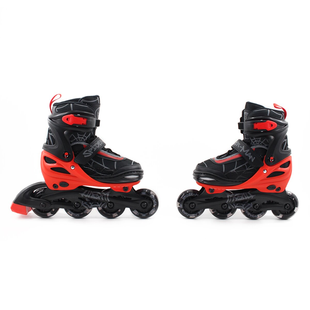 Zwei Spider-Man Inline-Skates, schwarz und rot, auf weißem Hintergrund.
