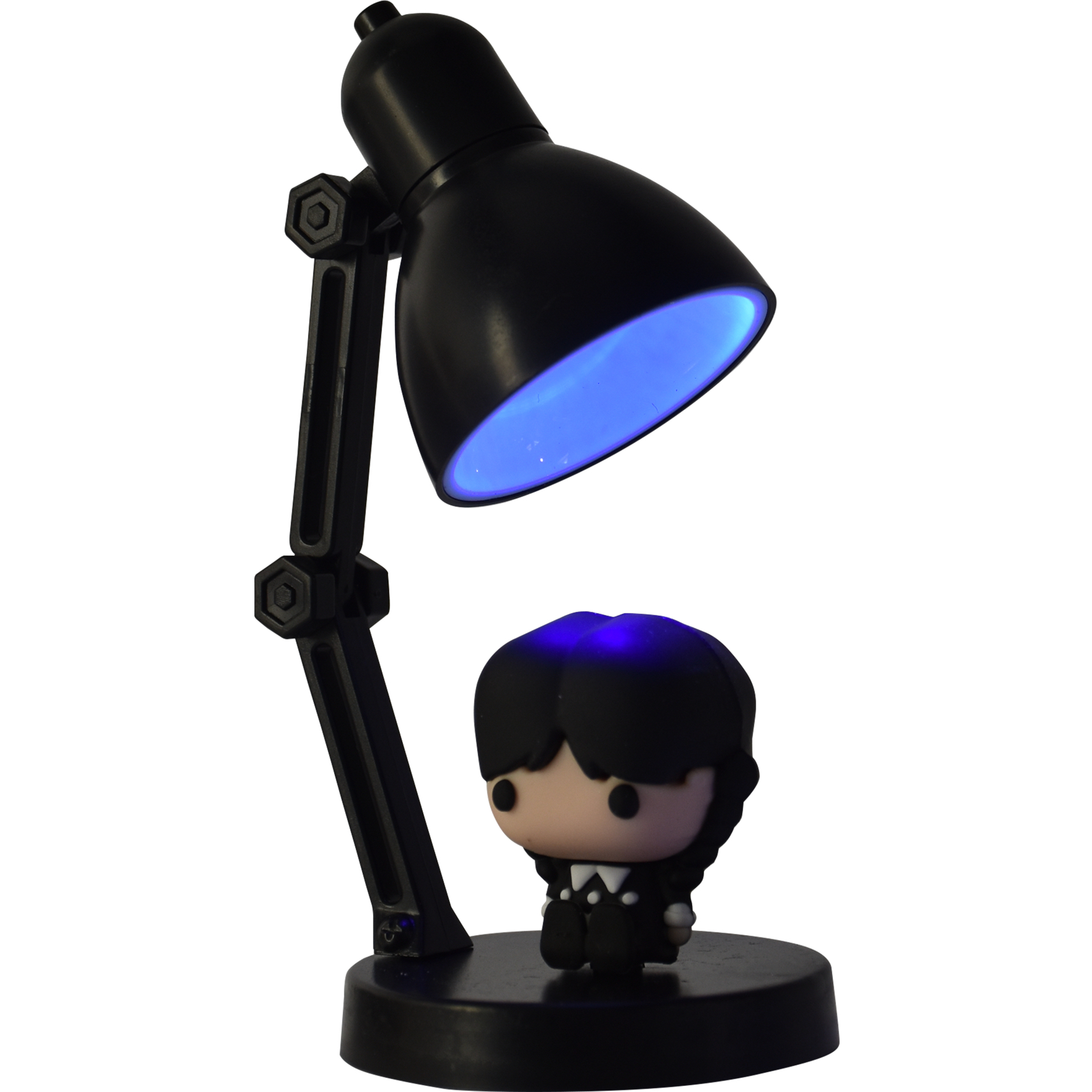 Lámpara de escritorio negra con luz azul, iluminando una figura de Wednesday Addams sobre una base negra.