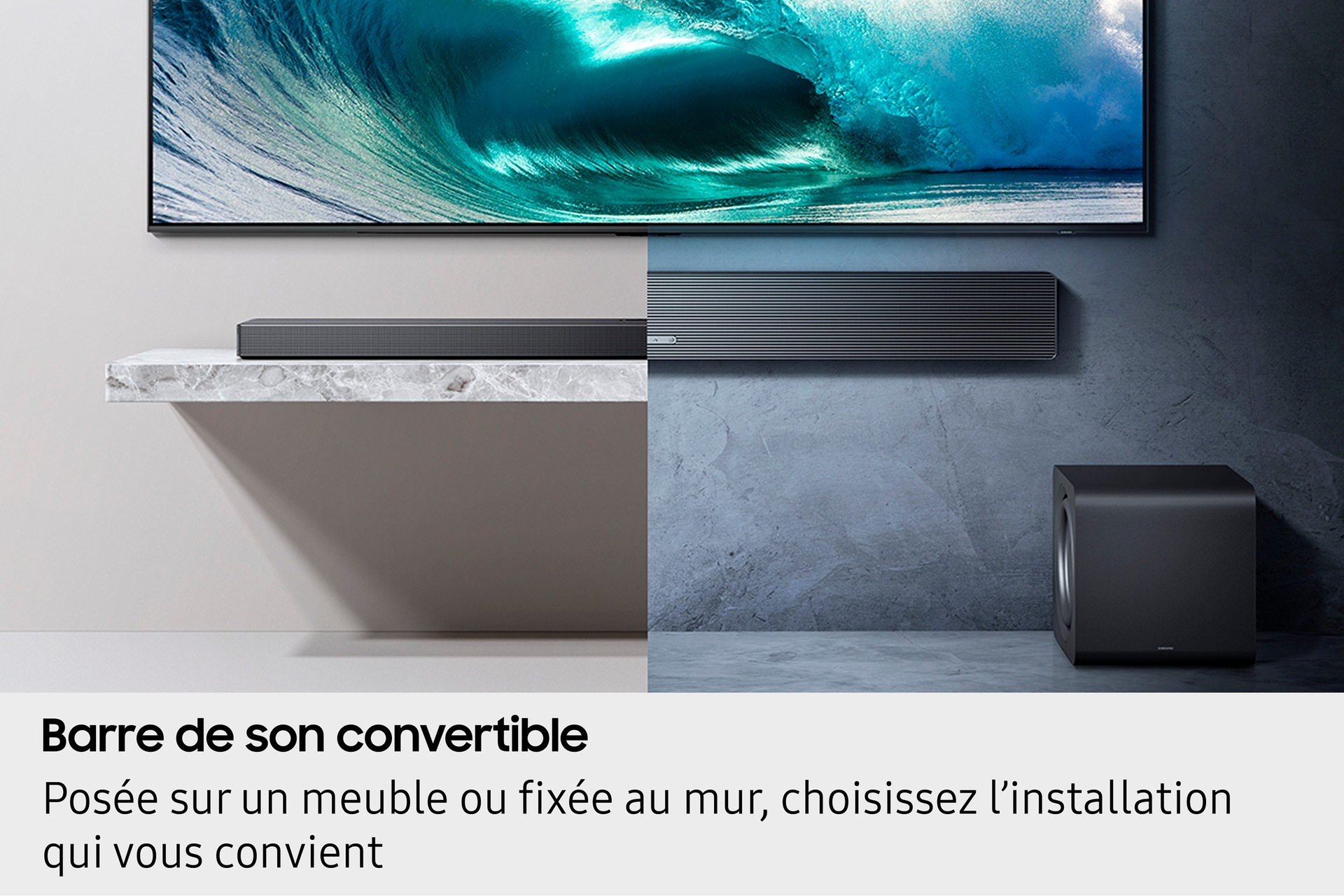 Soundbar na białej półce i ścianie. Drugi soundbar na ścianie.