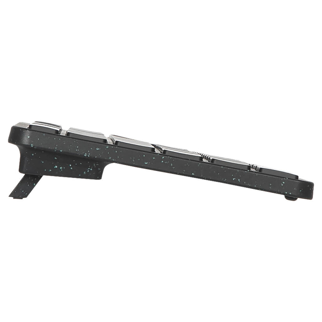 Widok z boku czarnej, nakrapianej klawiatury z podniesionym tyłem i dołączonym stojakiem.