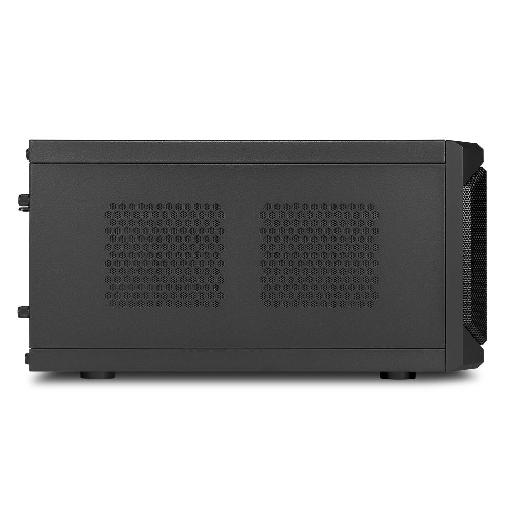 Czarna obudowa komputera z bocznymi panelami z siatki.