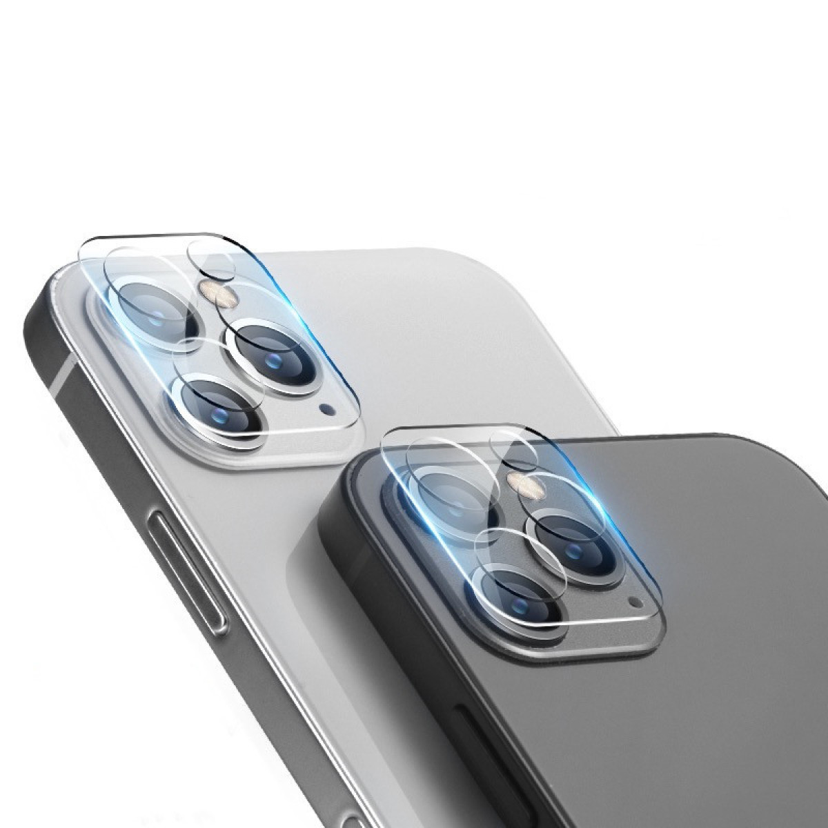 Due protezioni trasparenti per lenti sul retro di un telefono, che coprono le lenti della fotocamera.