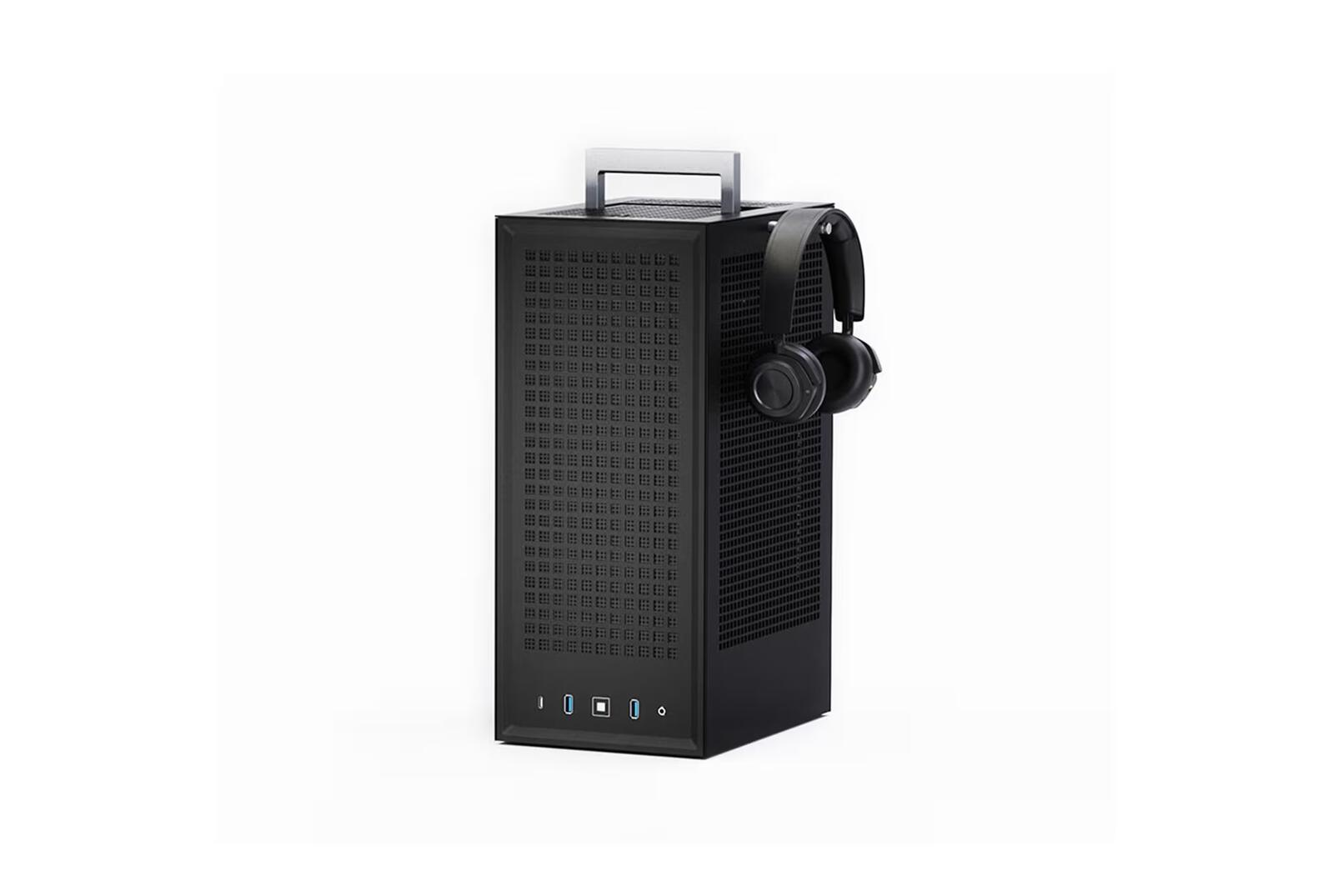 Case PC nero. Maniglie e cuffie sul lato. Porte USB sul davanti.