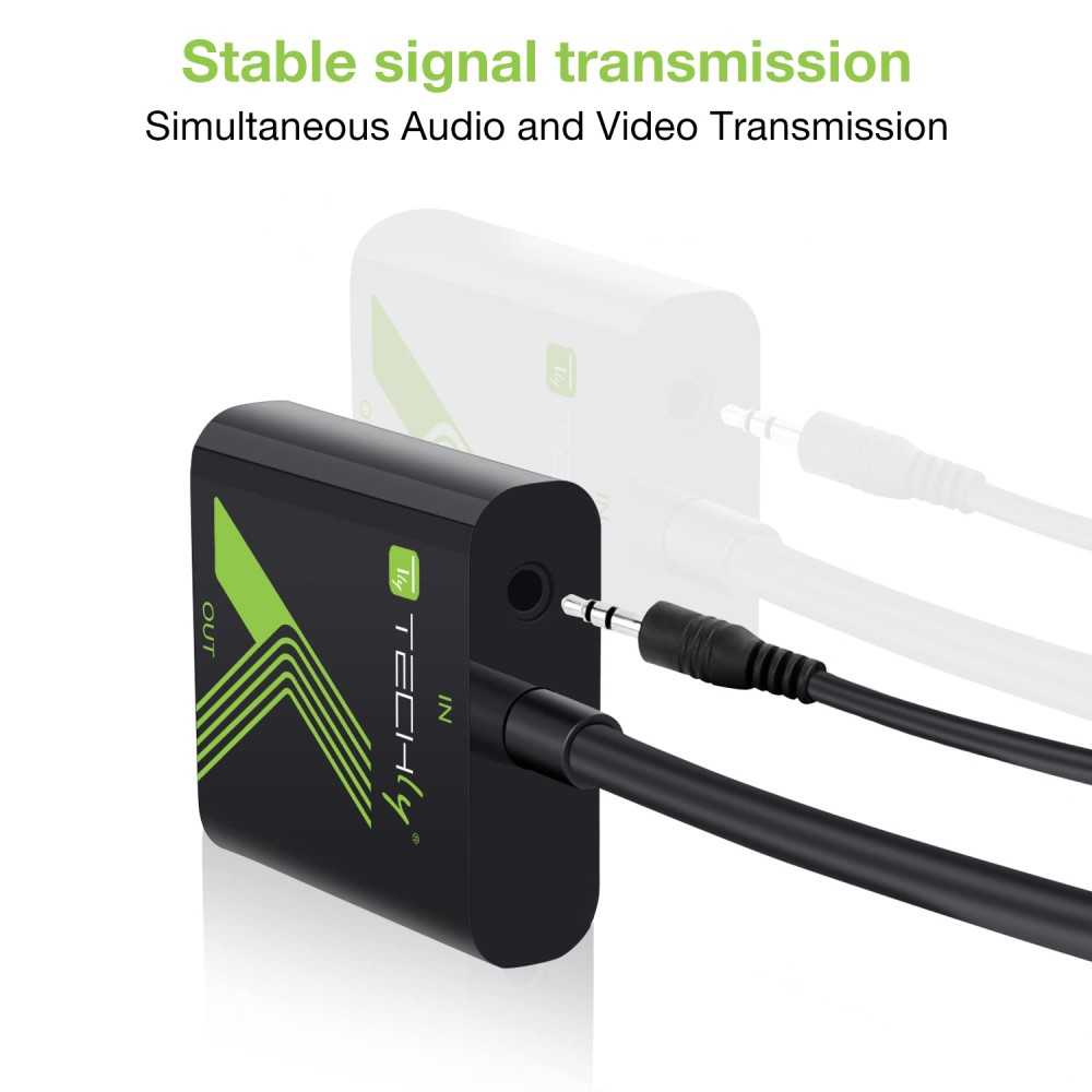 Czarny adapter z zielonymi akcentami, z napisem 'TECHly', z połączeniami kabli audio.