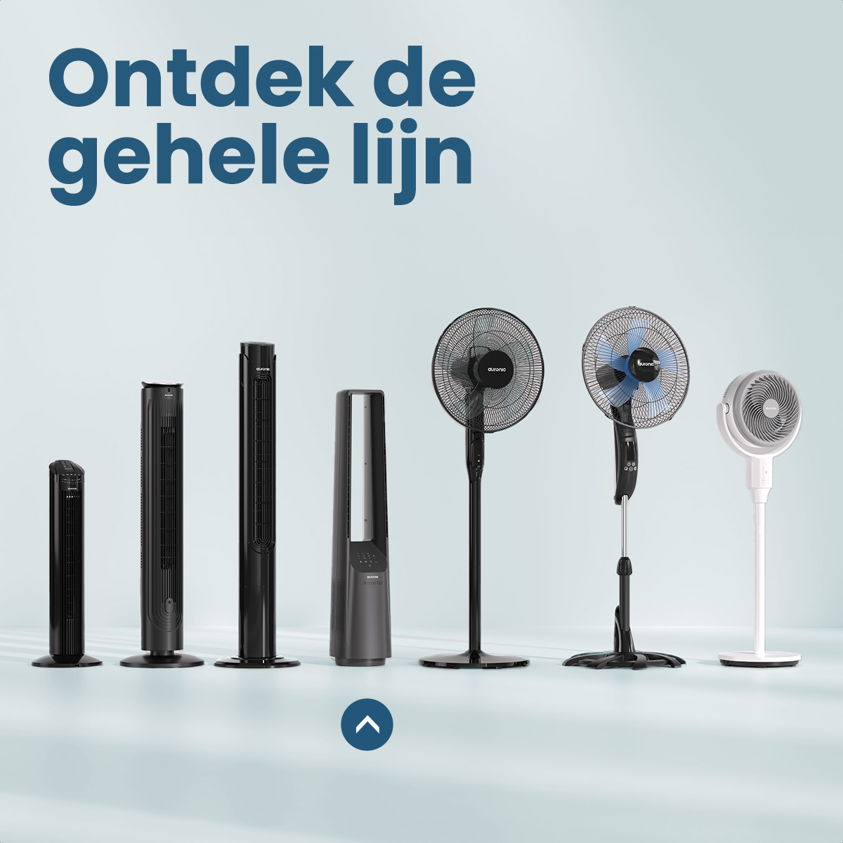 Eine Gruppe von Ventilatoren in verschiedenen Größen. Schwarz-weiß-Designs mit blauem Hintergrund und Text.