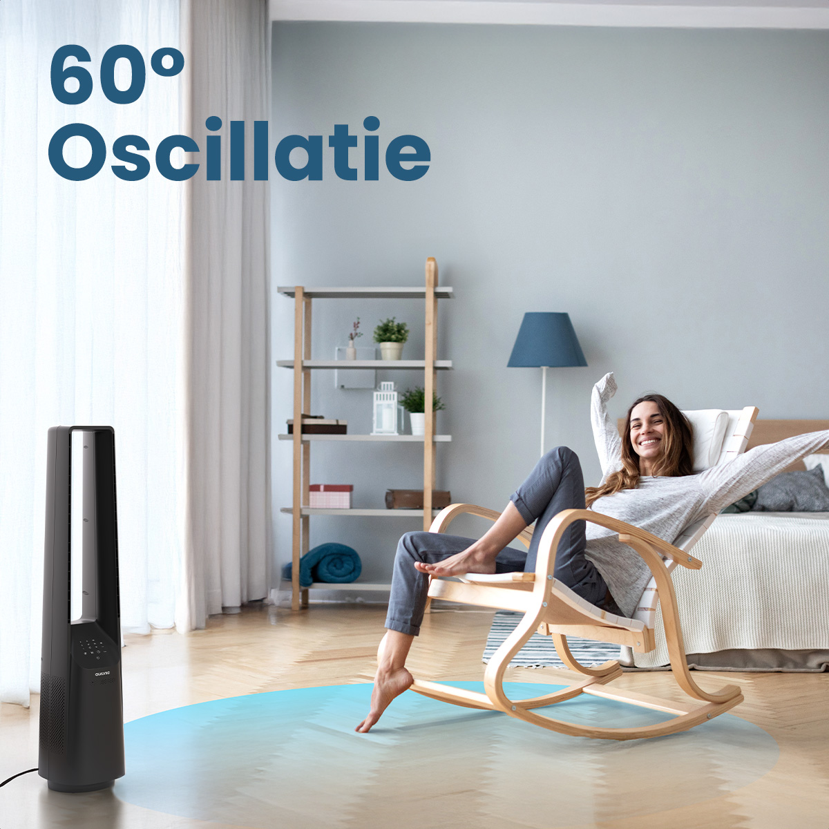 Eine Frau entspannt sich in einem Schaukelstuhl in einem Raum mit einem Ventilator.