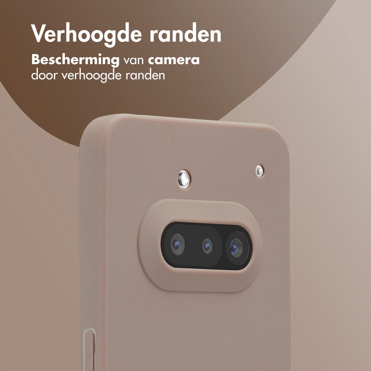 Coque de téléphone beige avec caméra. Le texte sur l'image dit 'Verhoogde randen'.