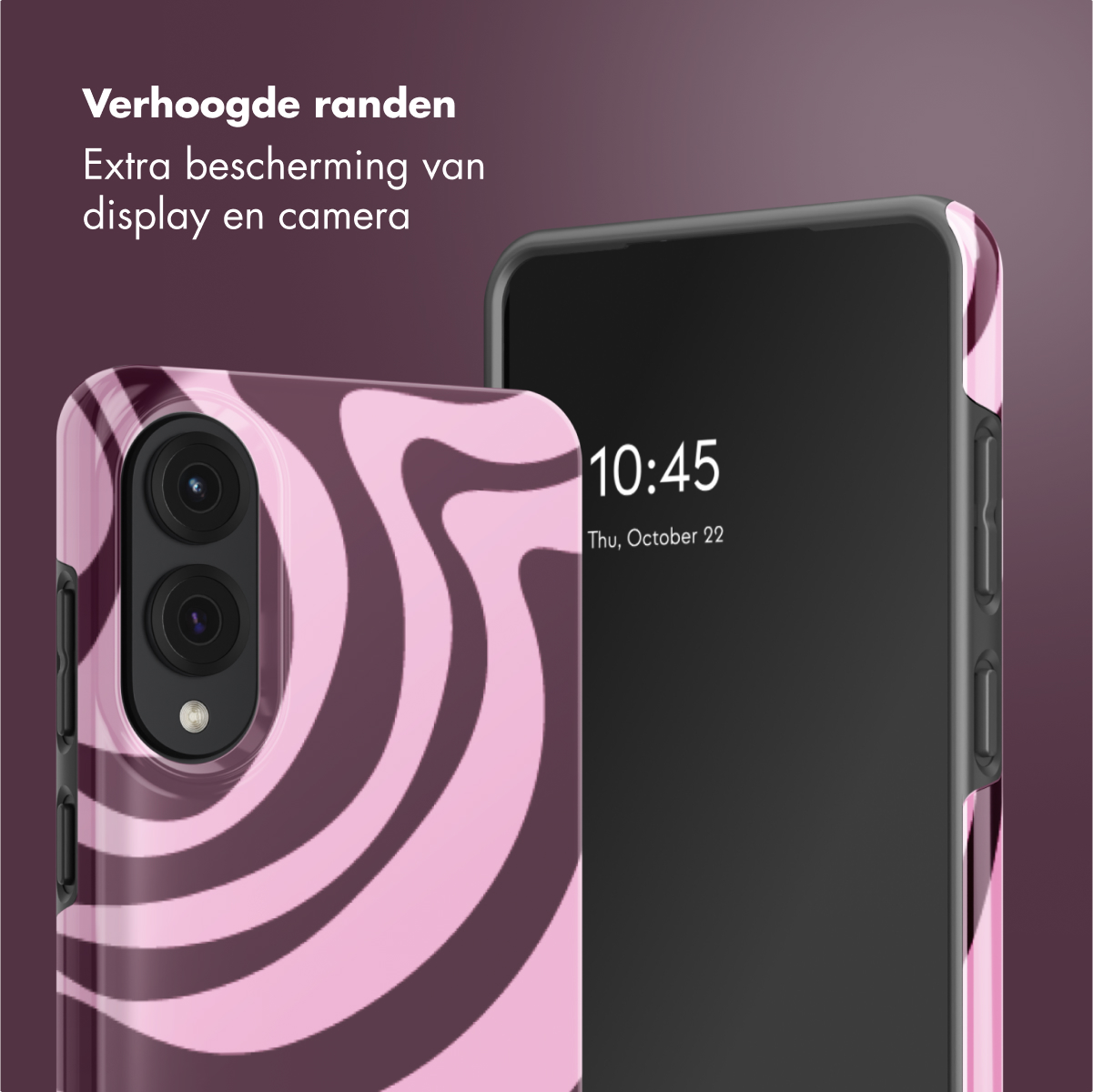 Telefoonhoesje met roze en donker golvend ontwerp. Een telefoon zit in de hoes en toont de tijd en datum.