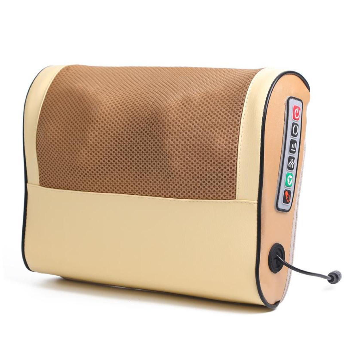 Ein Massagekissen in Beige- und Brauntönen. Es hat Steuertasten an der Seite.